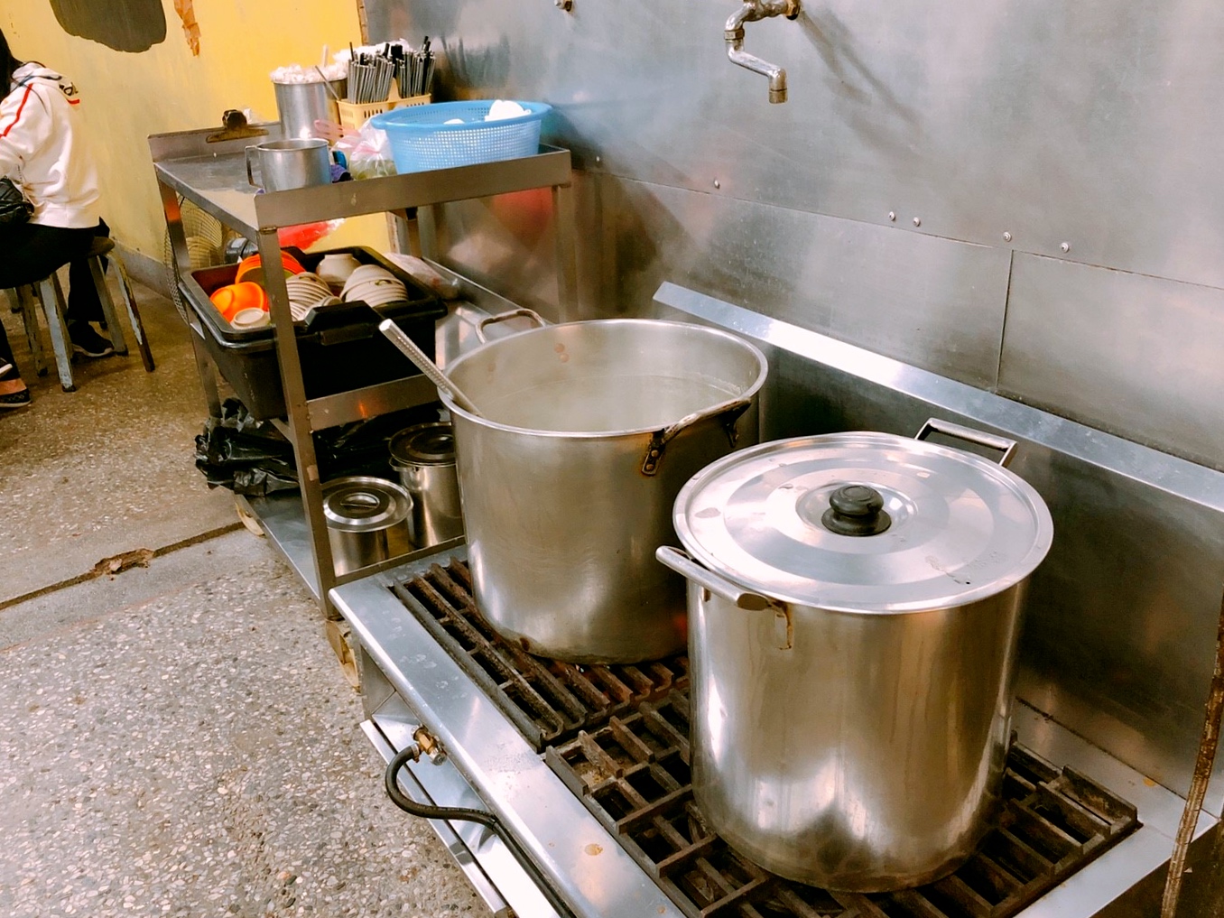 【新北 極黑家阿義腿庫飯】無肉不歡適合肉肉控。三種綜合任你選/老司機吃法加滷蛋 【新北 極黑家阿義腿庫飯】無肉不歡適合肉肉控。三種綜合任你選/老司機吃法加滷蛋