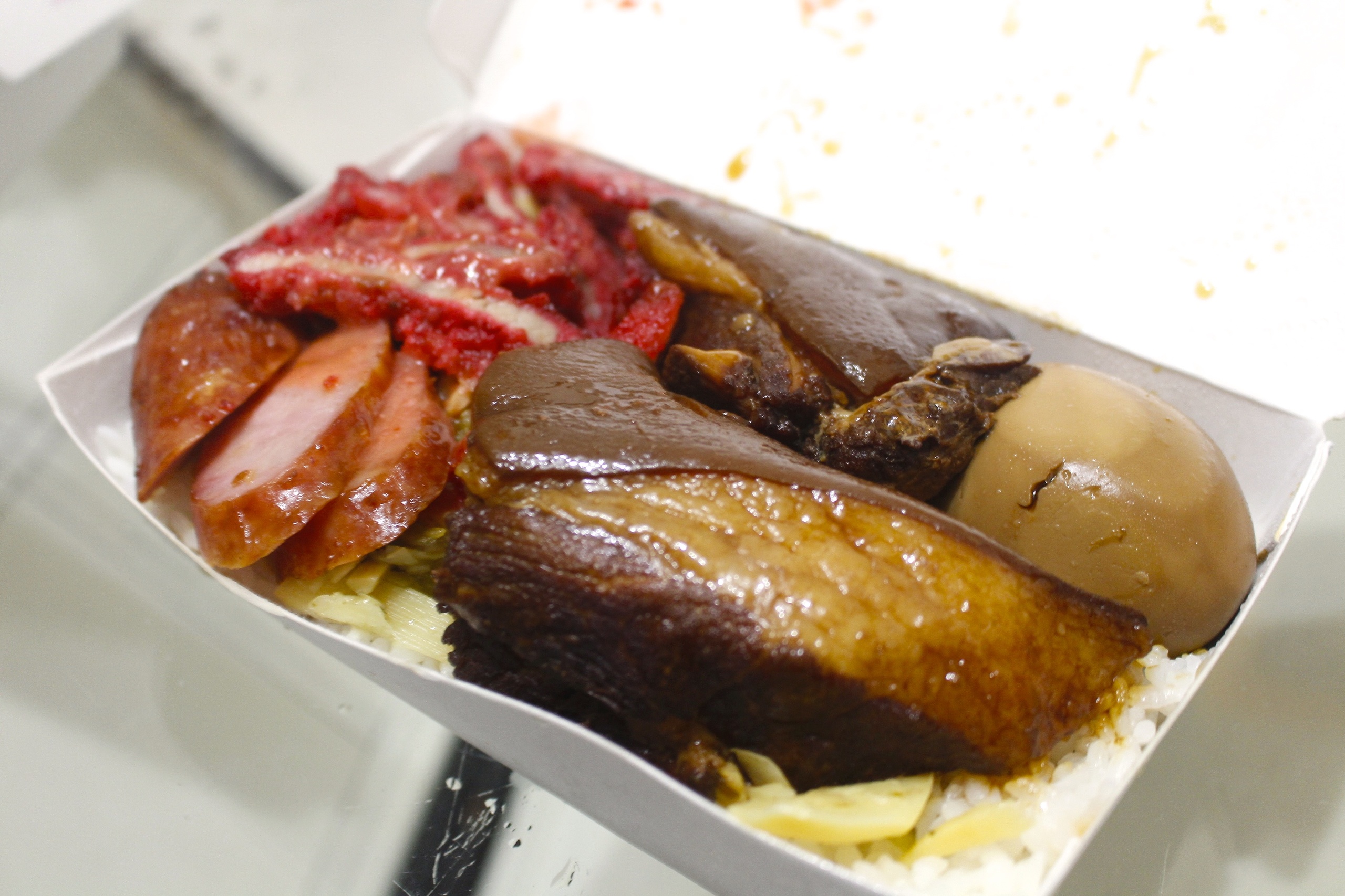 【新北 極黑家阿義腿庫飯】無肉不歡適合肉肉控。三種綜合任你選/老司機吃法加滷蛋 【新北 極黑家阿義腿庫飯】無肉不歡適合肉肉控。三種綜合任你選/老司機吃法加滷蛋