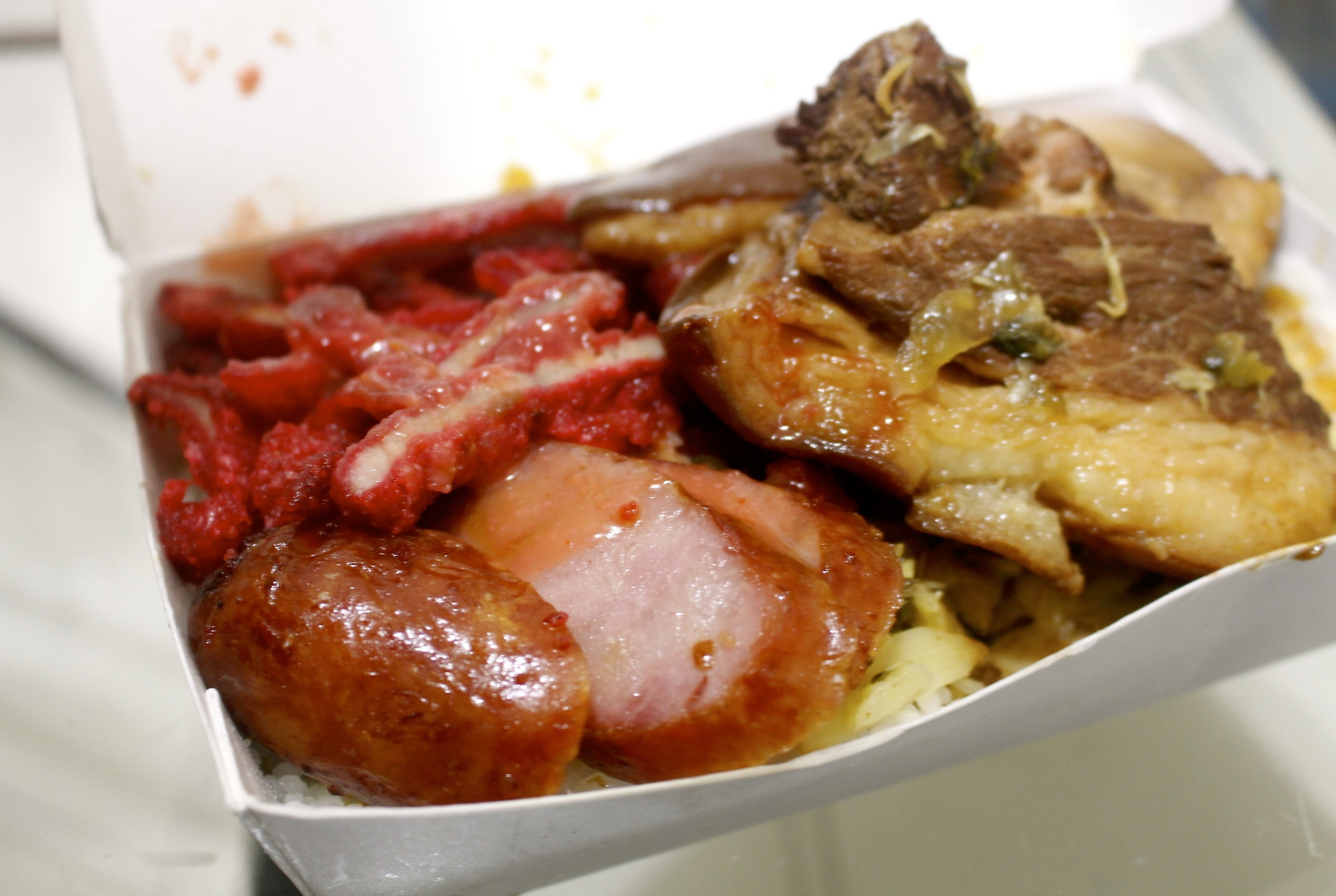 【新北 極黑家阿義腿庫飯】無肉不歡適合肉肉控。三種綜合任你選/老司機吃法加滷蛋 【新北 極黑家阿義腿庫飯】無肉不歡適合肉肉控。三種綜合任你選/老司機吃法加滷蛋