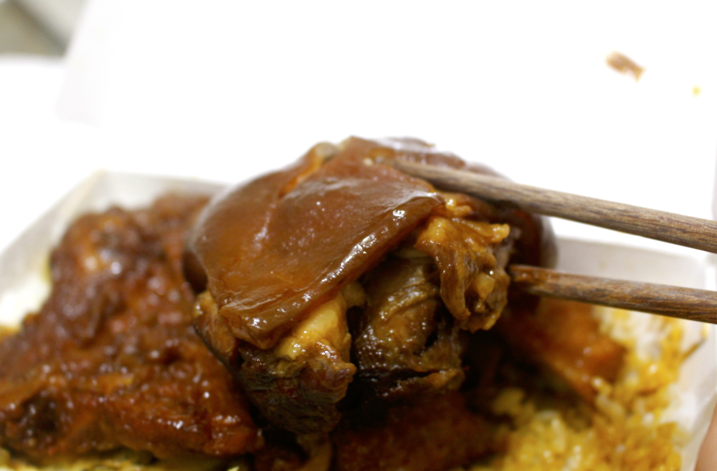 【新北 極黑家阿義腿庫飯】無肉不歡適合肉肉控。三種綜合任你選/老司機吃法加滷蛋 【新北 極黑家阿義腿庫飯】無肉不歡適合肉肉控。三種綜合任你選/老司機吃法加滷蛋