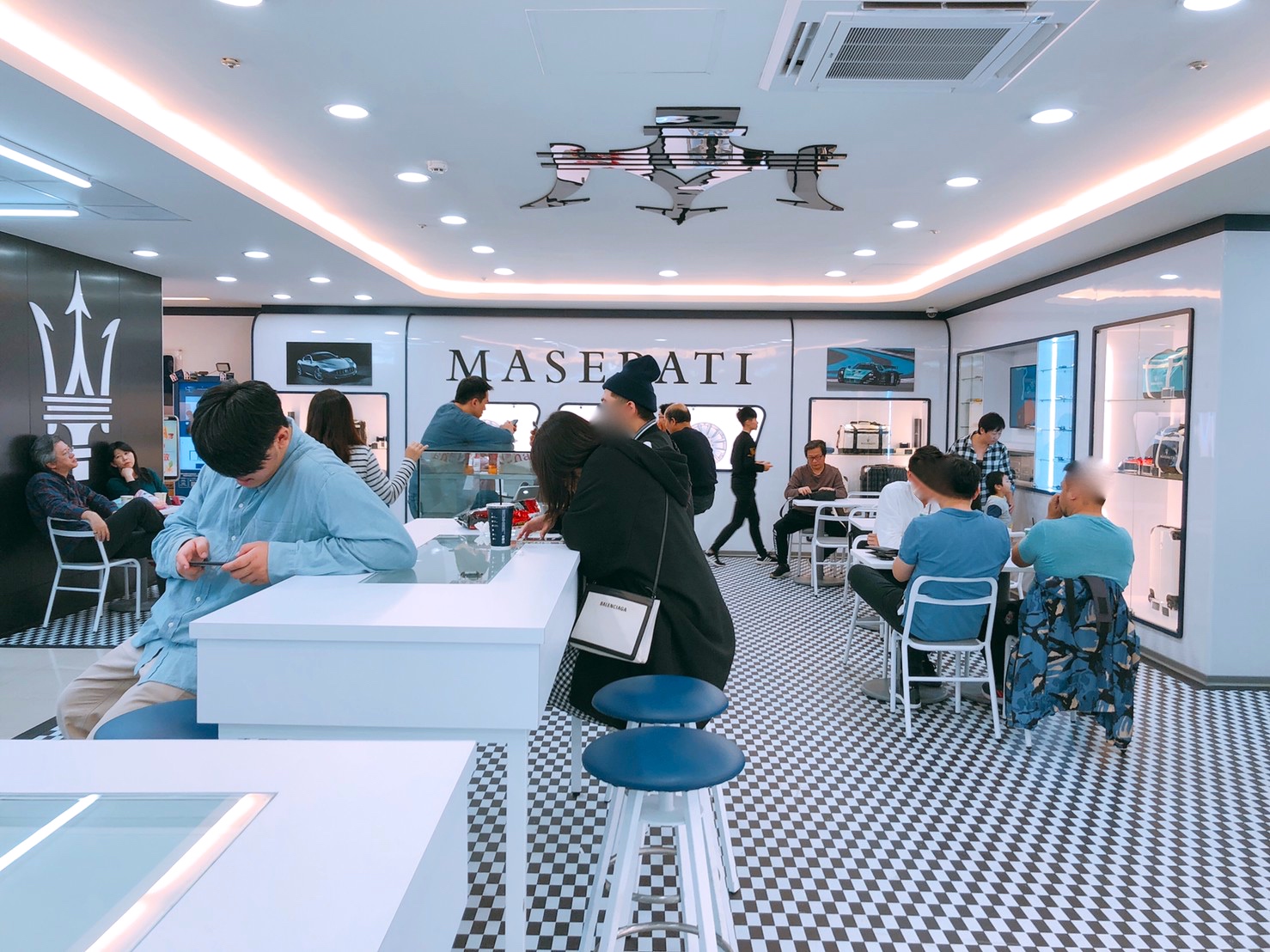 【台北 瑪莎拉蒂聯名店】史上最狂!7-11的百萬展示休息區。35元帶走CITY CAFE×瑪莎拉蒂聯名杯 【台北 瑪莎拉蒂聯名店】史上最狂!7-11的百萬展示休息區。35元帶走CITY CAFE×瑪莎拉蒂聯名杯