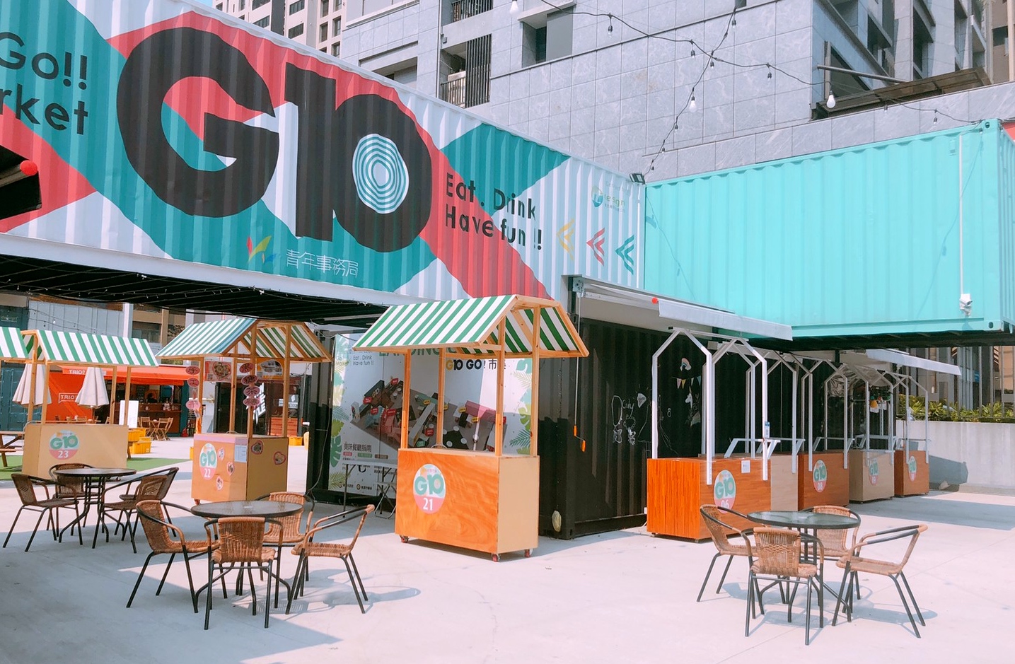 【桃園 G10 GO市集】三月重新改裝再出發！網美最愛巨型粉紅小馬、愛麗絲夢遊仙境主題
