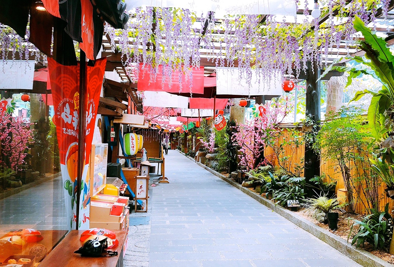 【新北 手信坊文化館】土城伴手禮觀光景點。超好拍花步道.免門票.停車場.DIY果子 【新北 手信坊文化館】土城伴手禮觀光景點。超好拍花步道.免門票.停車場.DIY果子