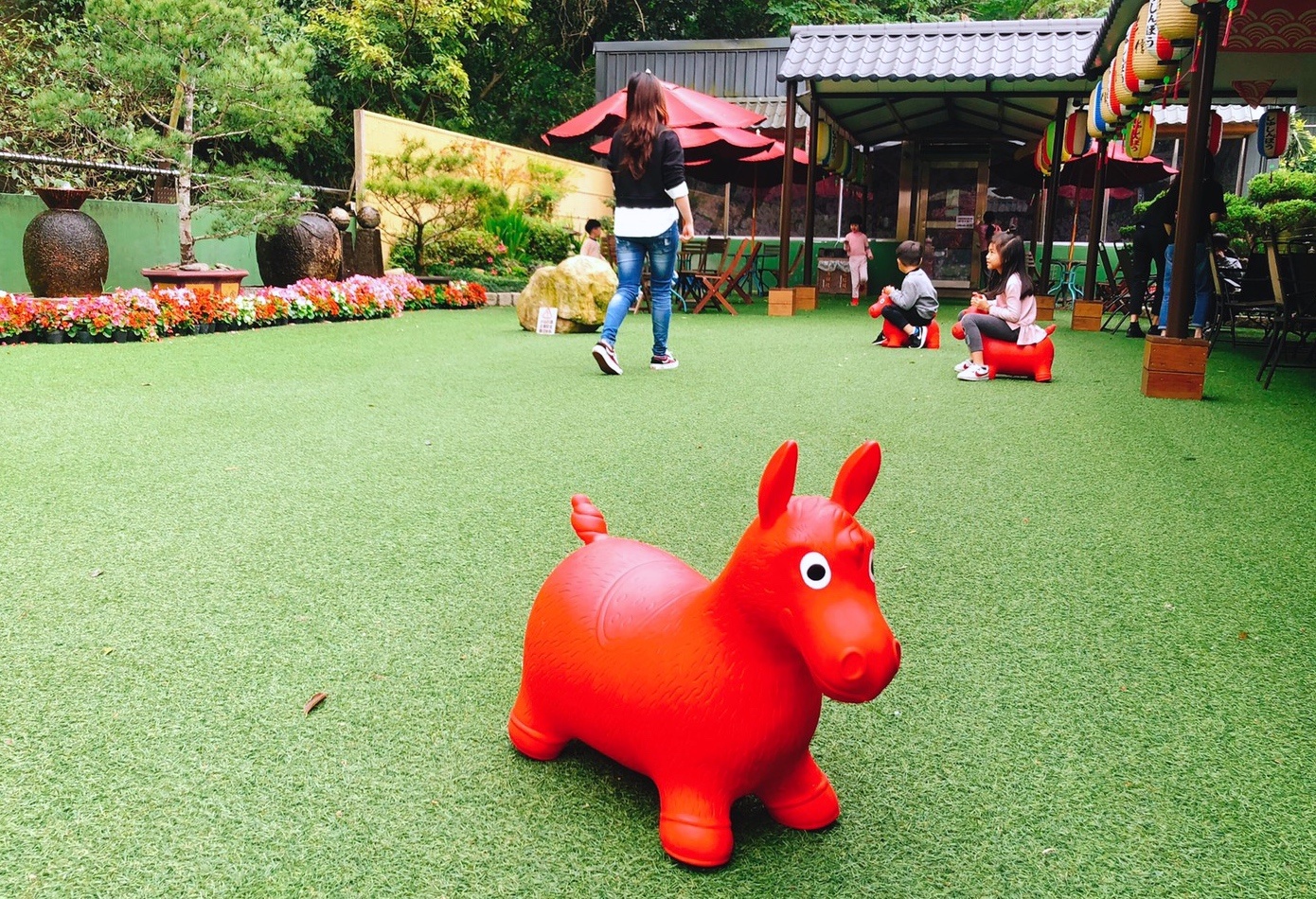 【新北 手信坊文化館】土城伴手禮觀光景點。超好拍花步道.免門票.停車場.DIY果子 【新北 手信坊文化館】土城伴手禮觀光景點。超好拍花步道.免門票.停車場.DIY果子