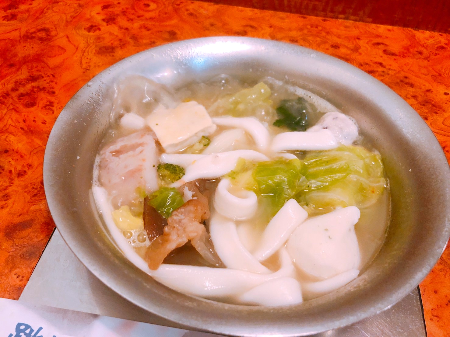 【桃園 頂湯涮涮鍋】跳蝦活蟹健康鍋物。大嗑「霸王蝦鍋」活體明蝦好肥美.蛤蠣超過50元硬幣大小