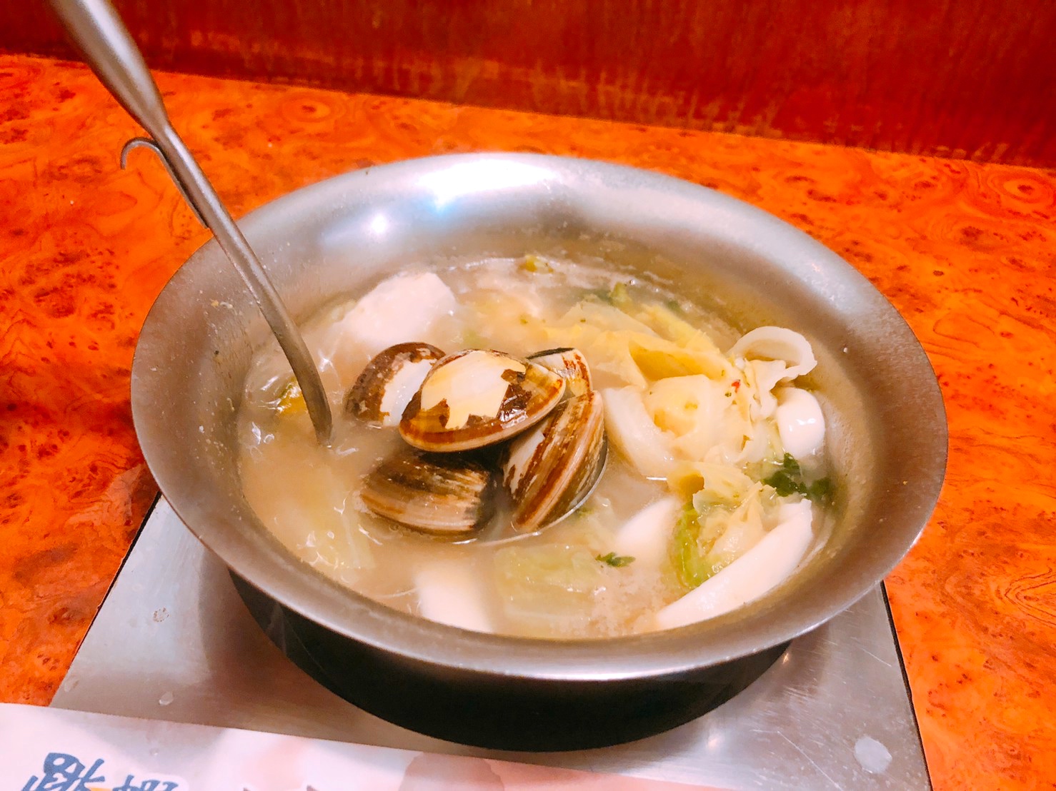 【桃園 頂湯涮涮鍋】跳蝦活蟹健康鍋物。大嗑「霸王蝦鍋」活體明蝦好肥美.蛤蠣超過50元硬幣大小