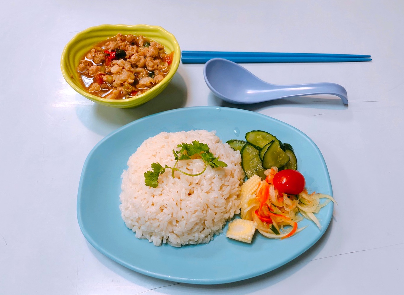 【桃園 黃金波海南雞飯】一秒飛泰國街頭內用有嘟嘟車。 海南雞飯(ข้าวมันไก่)好鮮嫩真的不夠吃？