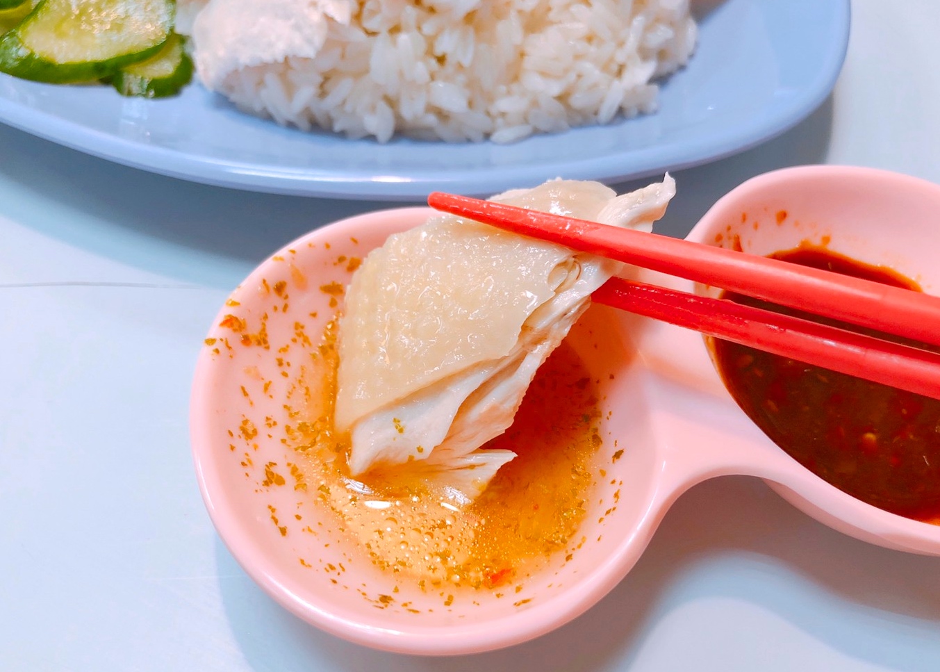 【桃園 黃金波海南雞飯】一秒飛泰國街頭內用有嘟嘟車。 海南雞飯(ข้าวมันไก่)好鮮嫩真的不夠吃？