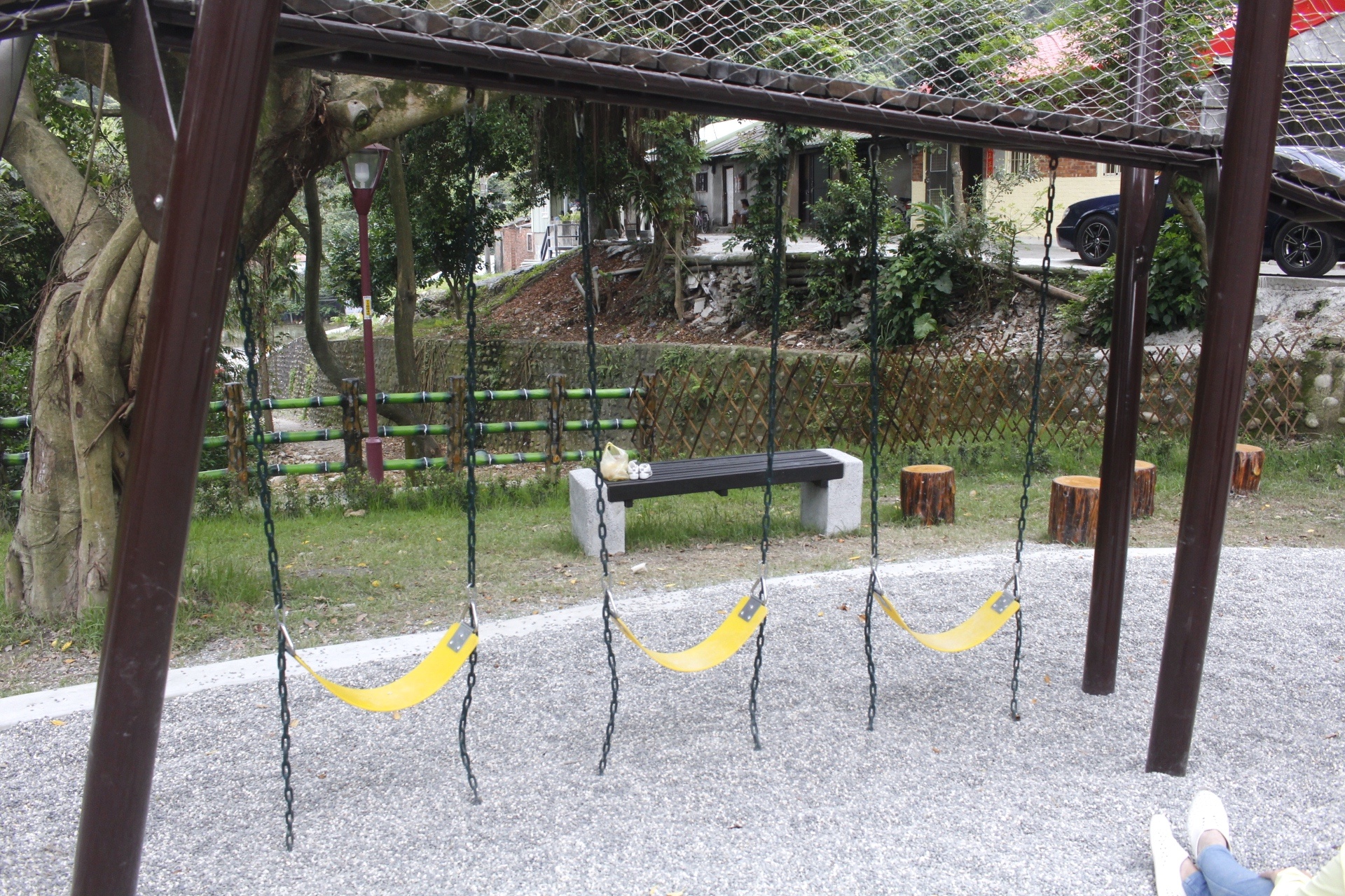 【新北 三峽中山公園】新景點30公尺「彩虹樹藤溜滑梯」。兒童版「跑酷棧道」需俱備小勇氣喔! 【新北 三峽中山公園】新景點30公尺「彩虹樹藤溜滑梯」。兒童版「跑酷棧道」需俱備小勇氣喔!