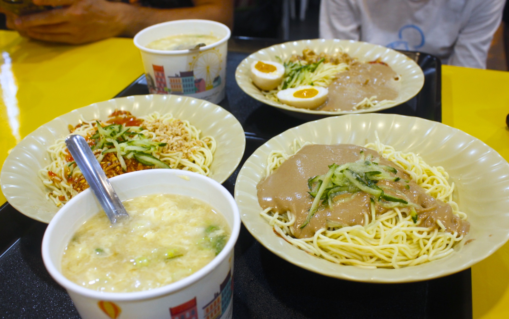 【台北 玖二涼麵】繞一圈饒河不吃夜市名店。招牌涼麵“麻醬+台式炸醬”蹦出新風味 【台北 玖二涼麵】繞一圈饒河不吃夜市名店。招牌涼麵“麻醬+台式炸醬”蹦出新風味