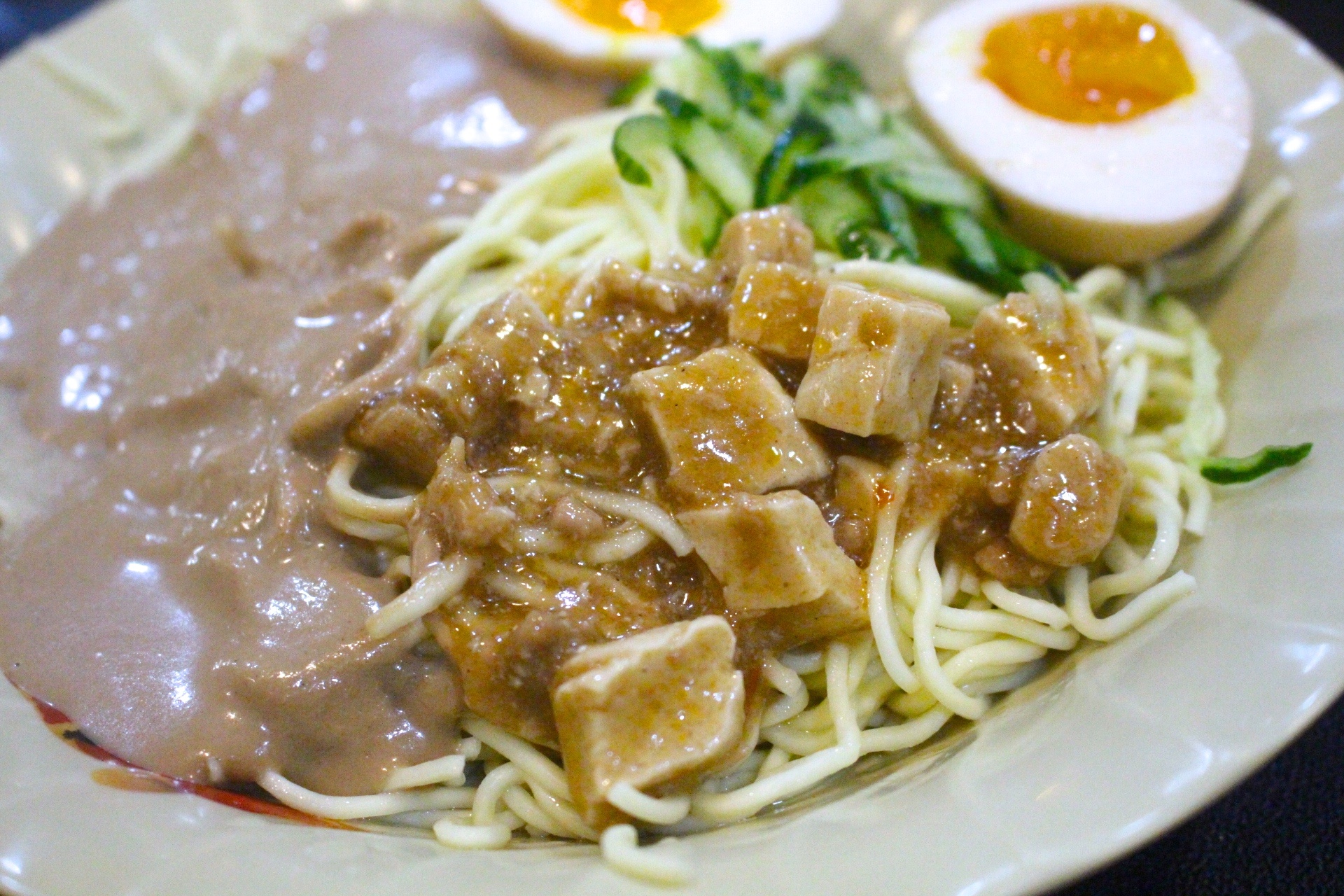 【台北 玖二涼麵】繞一圈饒河不吃夜市名店。招牌涼麵“麻醬+台式炸醬”蹦出新風味 【台北 玖二涼麵】繞一圈饒河不吃夜市名店。招牌涼麵“麻醬+台式炸醬”蹦出新風味