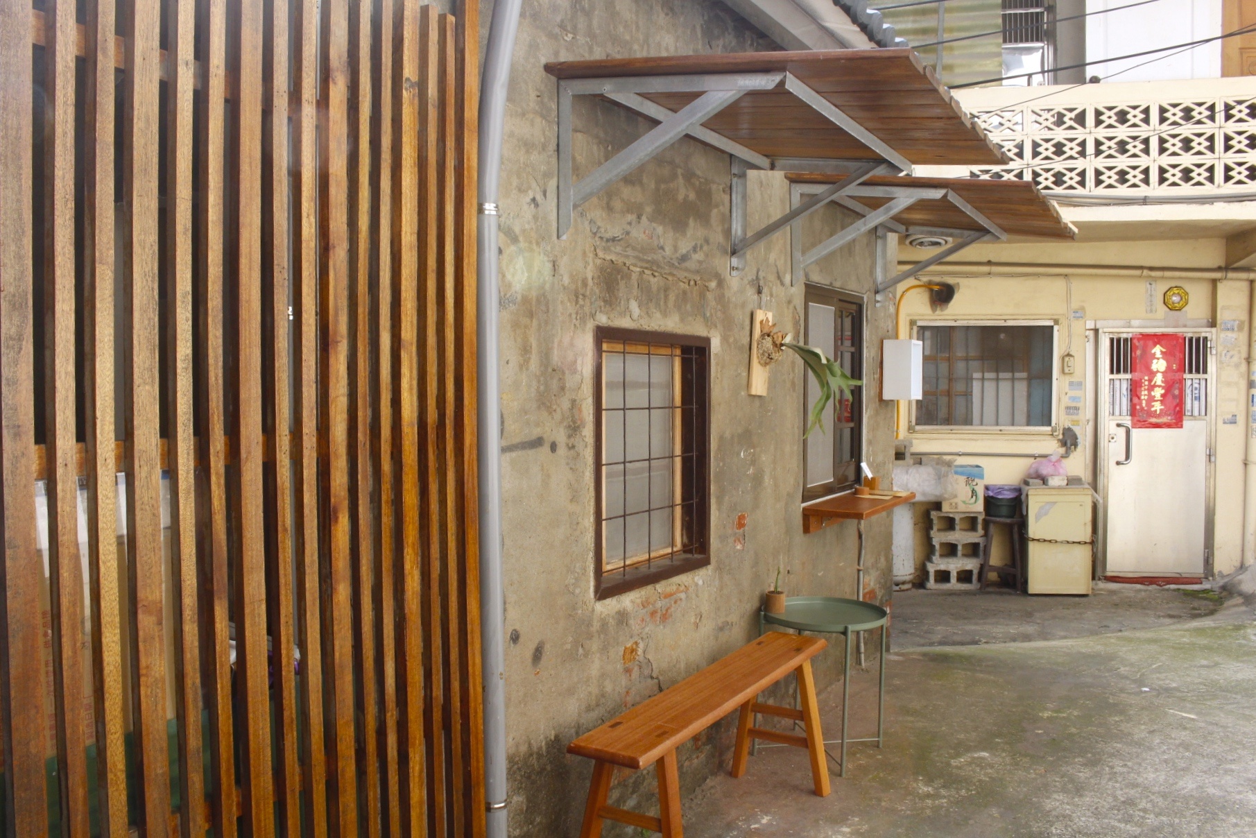 【桃園 咖啡曜日kohi youbi】藏匿在矮房迷宮裡的小店。手工皮件X咖啡&自家製菓子甜點 【桃園 咖啡曜日kohi youbi】藏匿在矮房迷宮裡的小店。手工皮件X咖啡&自家製菓子甜點