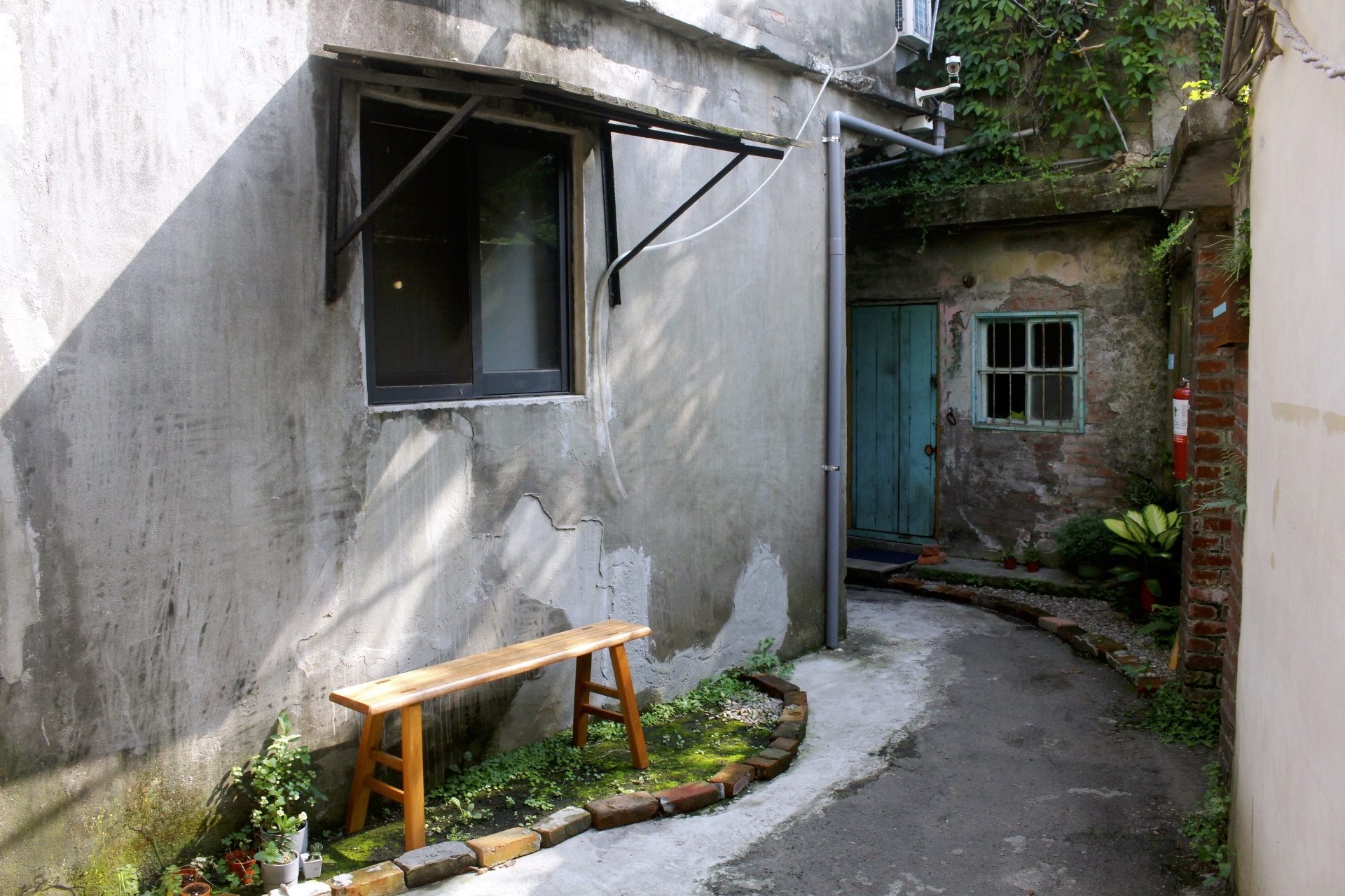 【桃園 咖啡曜日kohi youbi】藏匿在矮房迷宮裡的小店。手工皮件X咖啡&自家製菓子甜點 【桃園 咖啡曜日kohi youbi】藏匿在矮房迷宮裡的小店。手工皮件X咖啡&自家製菓子甜點