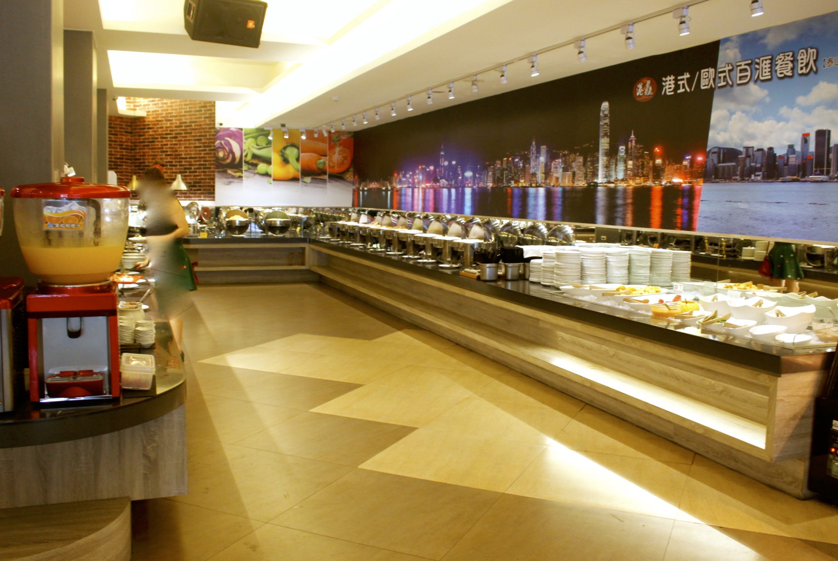 【新北 港龘港式飲茶】歐式自助百匯(泰山店)。平日中午365元吃到飽/附設停車場 【新北 港龘港式飲茶】歐式自助百匯(泰山店)。平日中午365元吃到飽/附設停車場