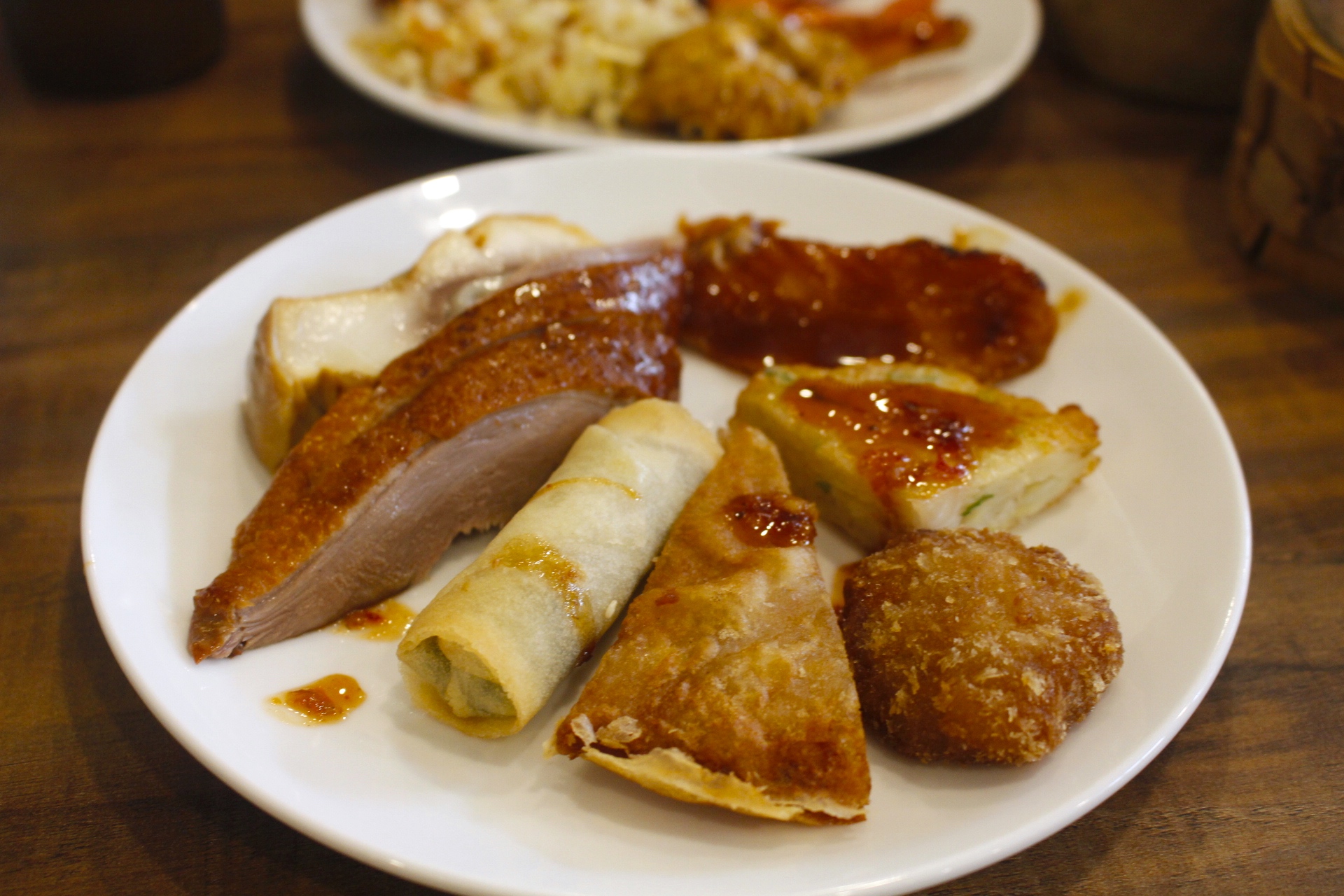 【新北 港龘港式飲茶】歐式自助百匯(泰山店)。平日中午365元吃到飽/附設停車場 【新北 港龘港式飲茶】歐式自助百匯(泰山店)。平日中午365元吃到飽/附設停車場