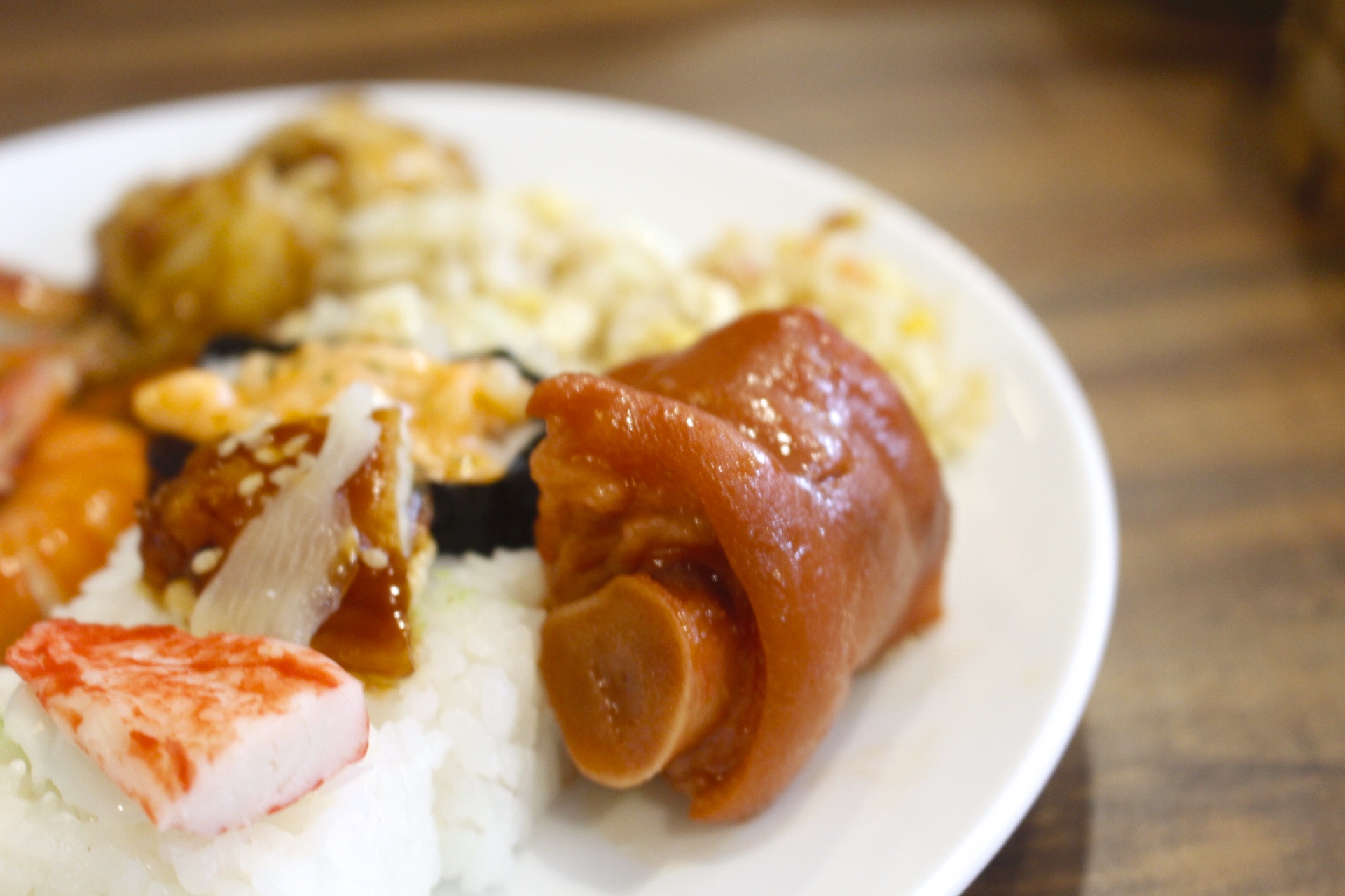 【新北 港龘港式飲茶】歐式自助百匯(泰山店)。平日中午365元吃到飽/附設停車場 【新北 港龘港式飲茶】歐式自助百匯(泰山店)。平日中午365元吃到飽/附設停車場