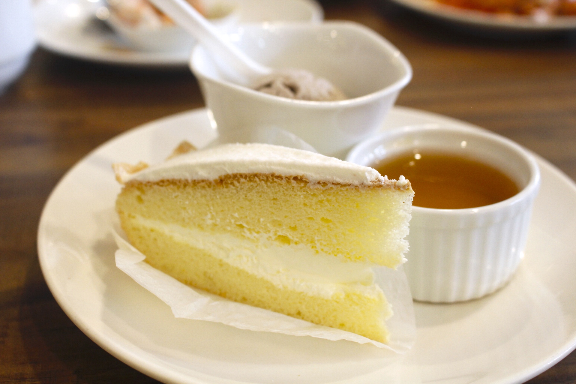 【新北 港龘港式飲茶】歐式自助百匯(泰山店)。平日中午365元吃到飽/附設停車場 【新北 港龘港式飲茶】歐式自助百匯(泰山店)。平日中午365元吃到飽/附設停車場