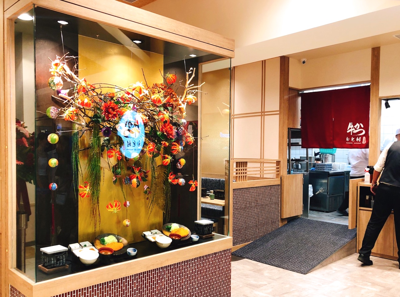 【新北 牛かつもと村】日本超人氣連鎖炸牛排。台灣唯一插旗在林口三井Outlet 【新北 牛かつもと村】日本超人氣連鎖炸牛排。台灣唯一插旗在林口三井Outlet