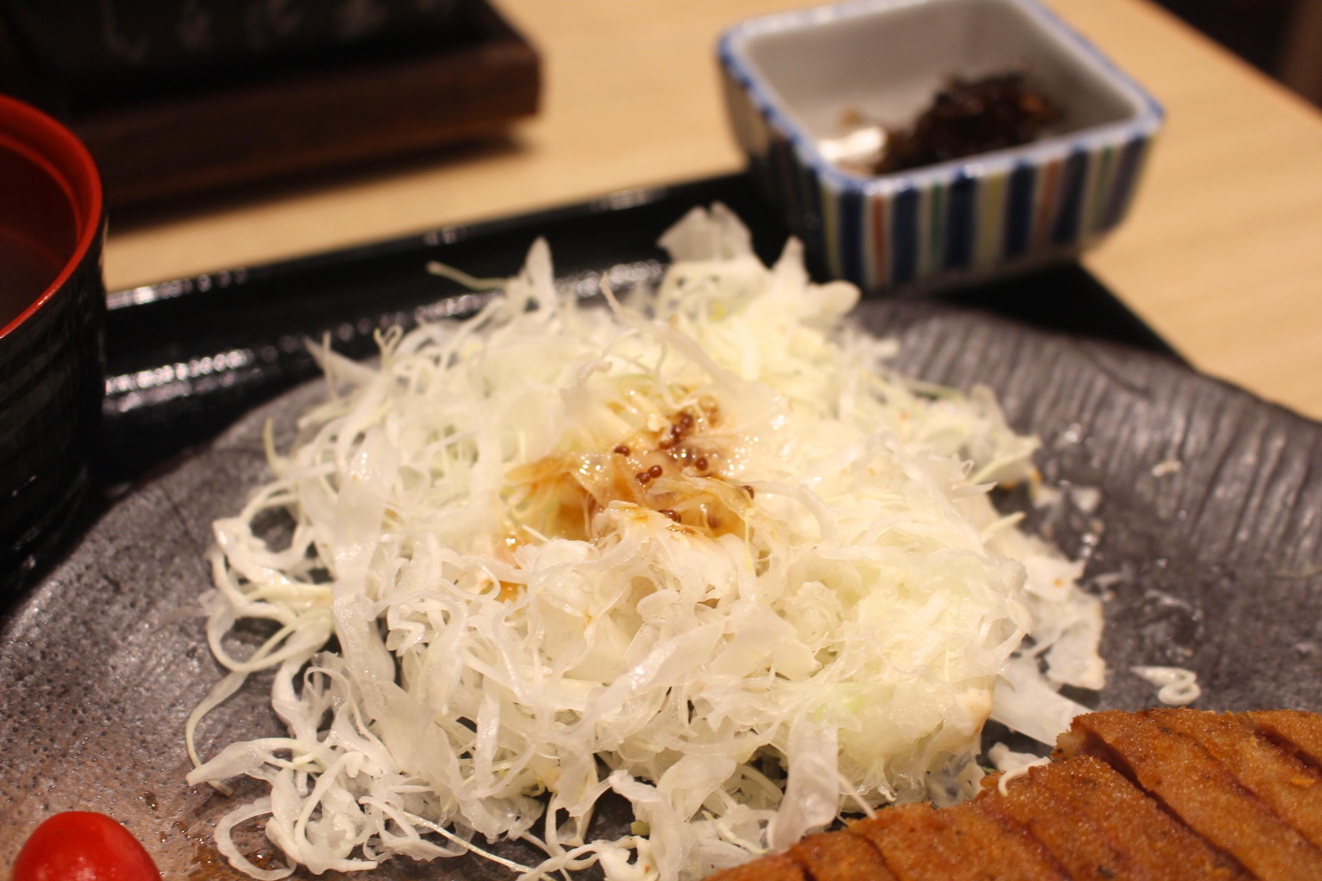 【新北 牛かつもと村】日本超人氣連鎖炸牛排。台灣唯一插旗在林口三井Outlet 【新北 牛かつもと村】日本超人氣連鎖炸牛排。台灣唯一插旗在林口三井Outlet