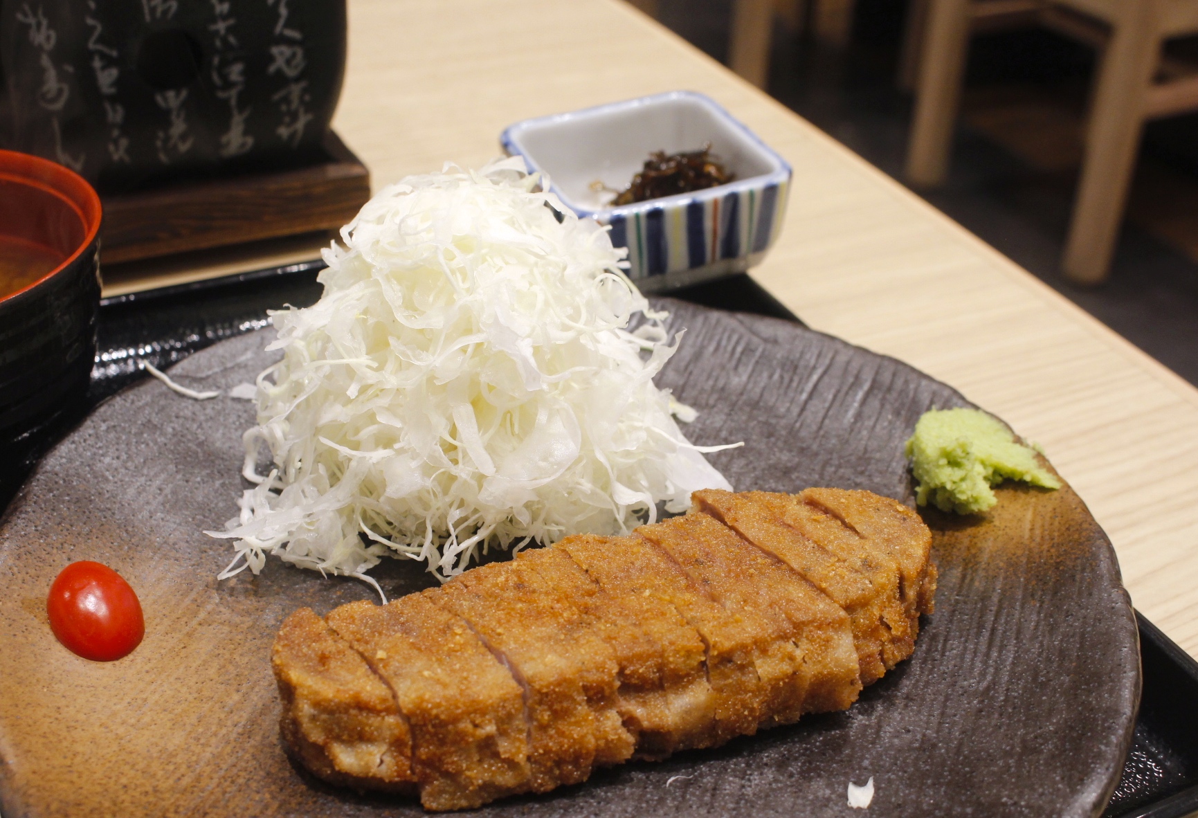 【新北 牛かつもと村】日本超人氣連鎖炸牛排。台灣唯一插旗在林口三井Outlet 【新北 牛かつもと村】日本超人氣連鎖炸牛排。台灣唯一插旗在林口三井Outlet