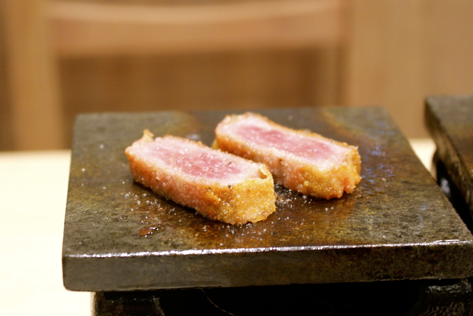 【新北 牛かつもと村】日本超人氣連鎖炸牛排。台灣唯一插旗在林口三井Outlet 【新北 牛かつもと村】日本超人氣連鎖炸牛排。台灣唯一插旗在林口三井Outlet