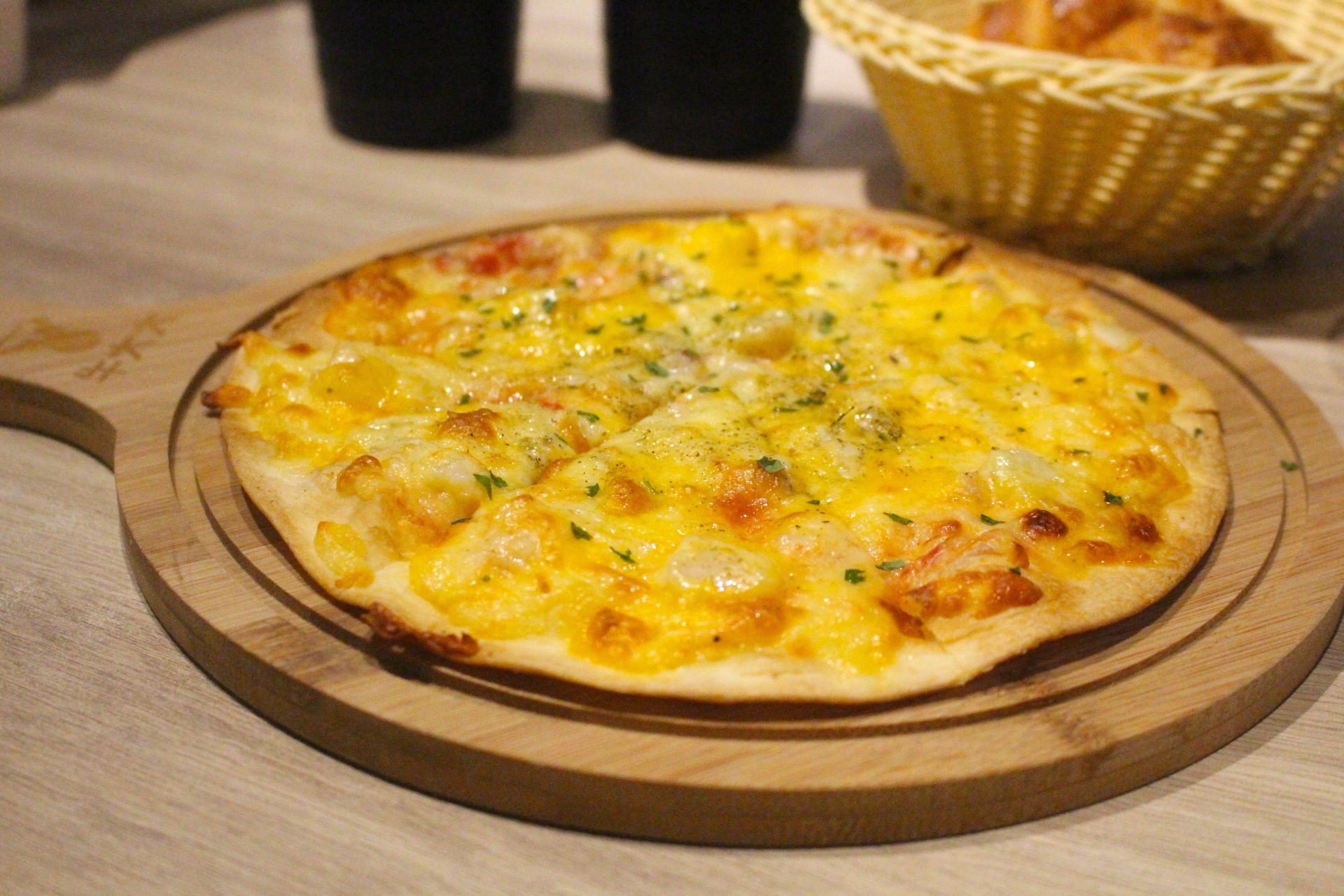 【桃園 牛大大pizza牛排屋】小蒙牛旗下牛排館。標榜平價也能享受原塊牛肉!!