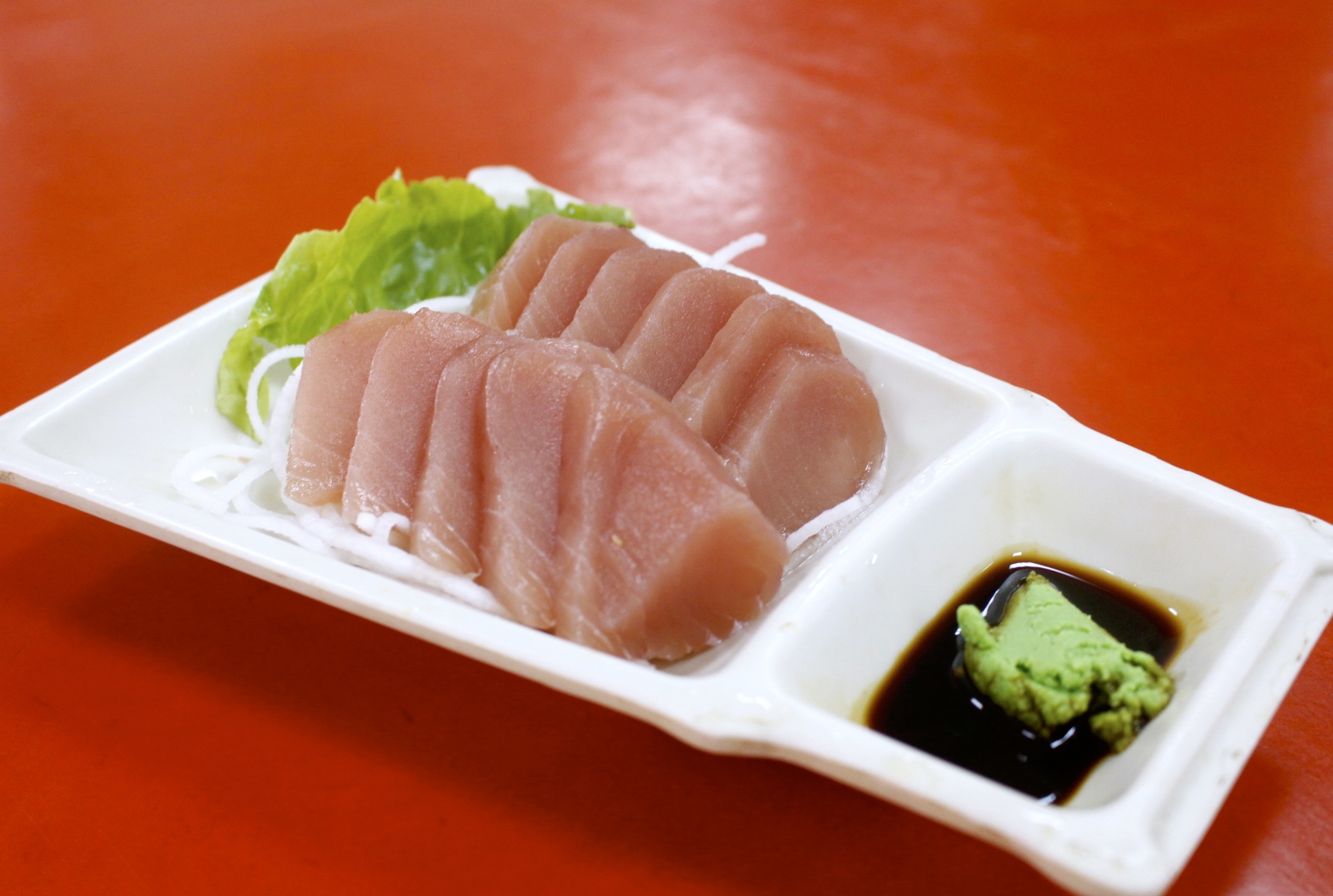 【宜蘭 高僑餐飲】100元大份量熱炒還能吃到生魚片？白飯無限供應、附設停車場