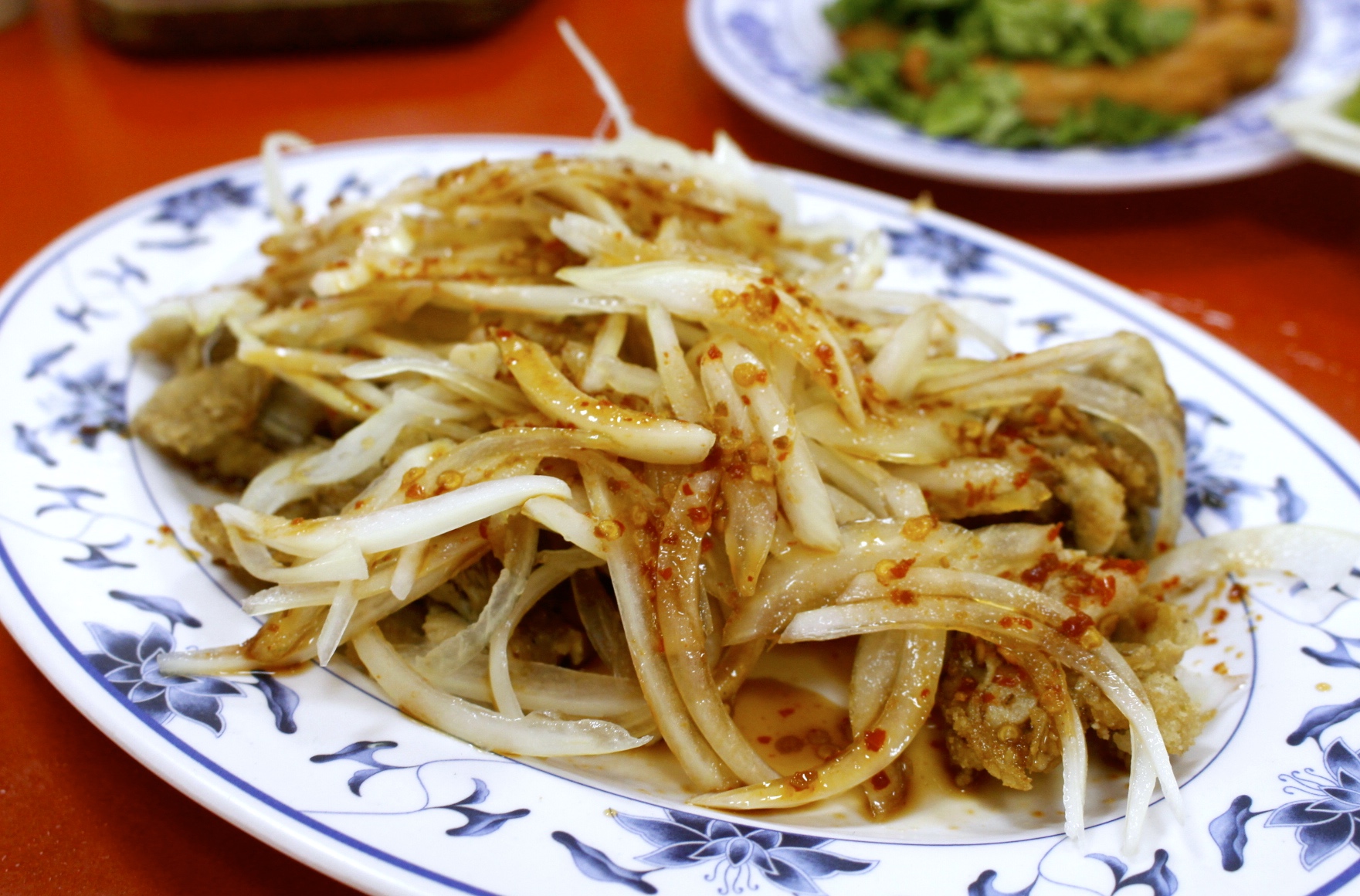 【宜蘭 高僑餐飲】100元大份量熱炒還能吃到生魚片？白飯無限供應、附設停車場