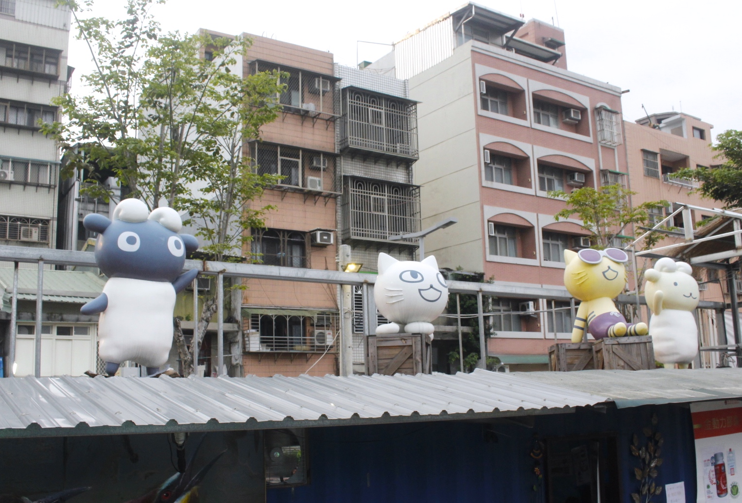 【新北 三重港景觀餐廳】打造像座南洋小夜市。現場還有LIVE駐唱、可愛小動物、方便停車 【新北 三重港景觀餐廳】打造像座南洋小夜市。現場還有LIVE駐唱、可愛小動物、方便停車