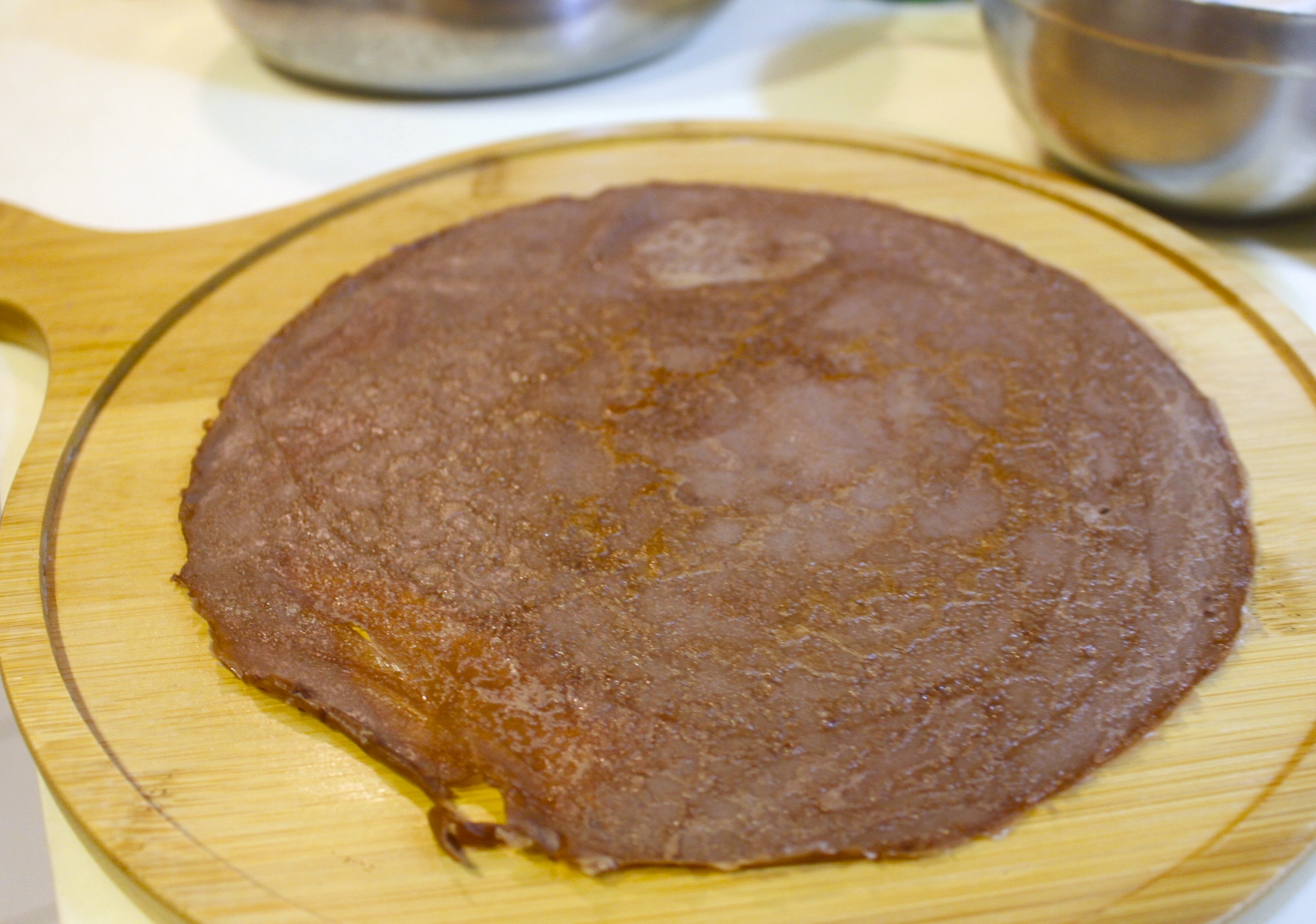 【烘焙 巧克力千層蛋糕】不用烤箱也能做甜點?烘焙新手也大成功、餅皮還能捲成可麗餅喔。 【烘焙 巧克力千層蛋糕】不用烤箱也能做甜點?烘焙新手也大成功、餅皮還能捲成可麗餅喔。