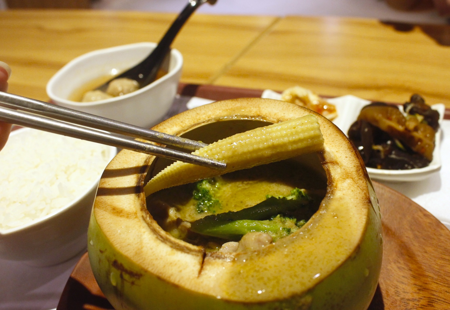 【桃園 Thai.bo 泰飽】大江美食街-泰式飯包。霸氣水果殼當成碗.就像一道菜! 【桃園 Thai.bo 泰飽】大江美食街-泰式飯包。霸氣水果殼當成碗.就像一道菜!