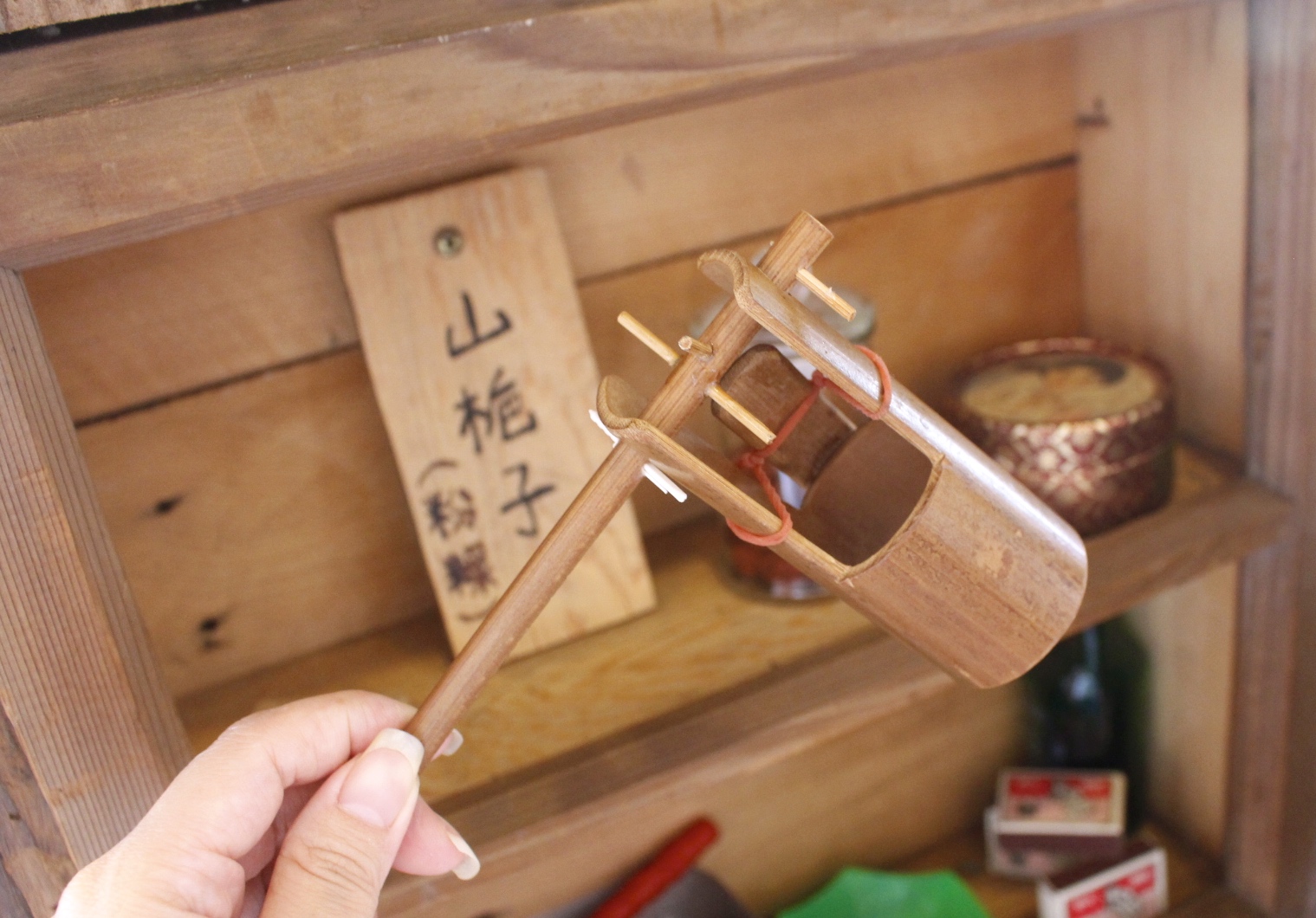 【台中 小庭找茶】藏身台中第二市場小店。台南傳統椪餅大玩創意成了「凸餅冰淇淋」