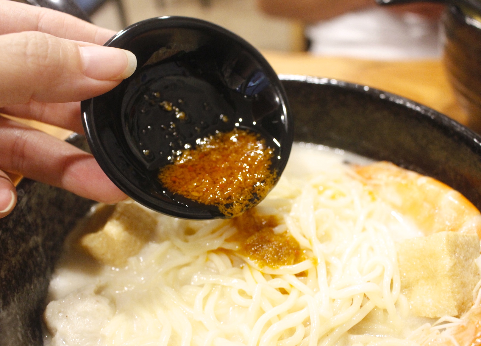【桃園 小濱城】來自花蓮的南洋特色麵食。 130元就能吃到招牌新馬叻沙麵和白咖哩麵