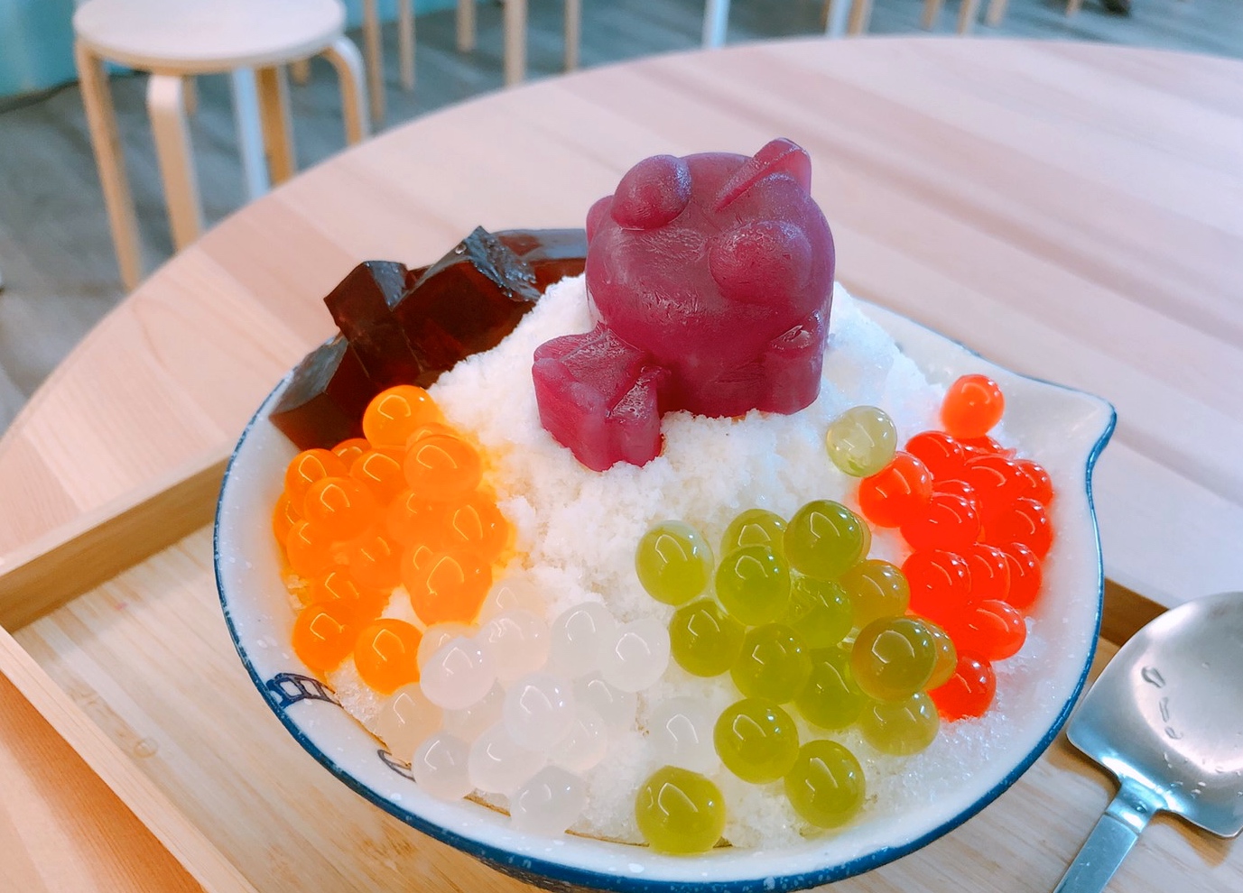 【桃園 冫ㄅㄧㄥ水1號店】巷弄藏匿的萌萌噠冰品店。摩艾石像也入冰、加5元就有一碗手工彩虹湯圓！超划算