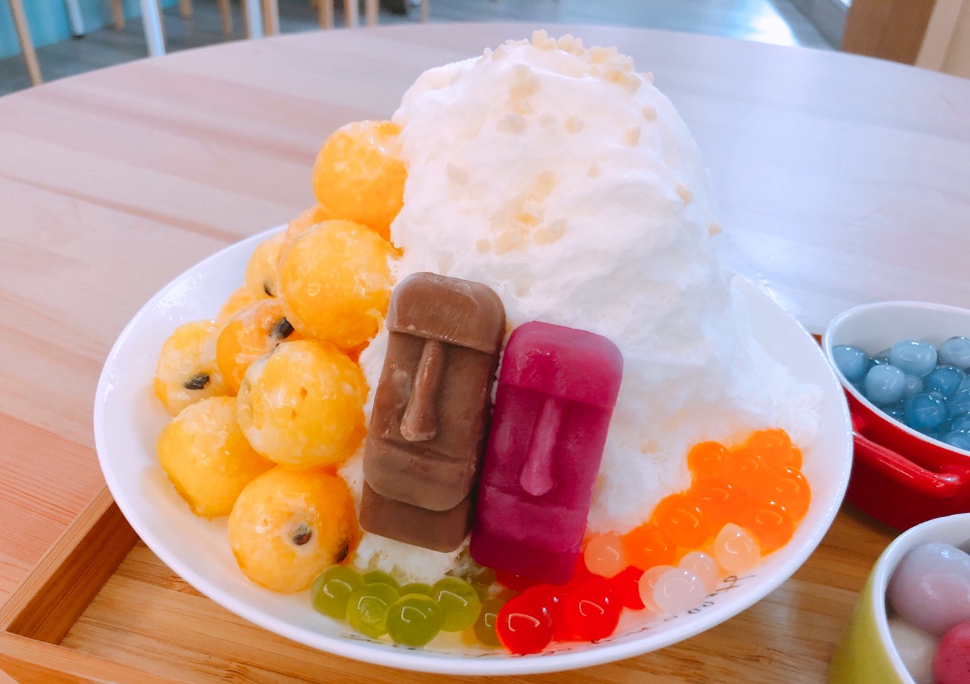 【桃園 冫ㄅㄧㄥ水1號店】巷弄藏匿的萌萌噠冰品店。摩艾石像也入冰、加5元就有一碗手工彩虹湯圓！超划算