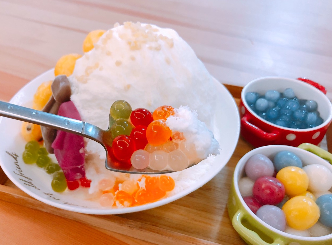 【桃園 冫ㄅㄧㄥ水1號店】巷弄藏匿的萌萌噠冰品店。摩艾石像也入冰、加5元就有一碗手工彩虹湯圓！超划算