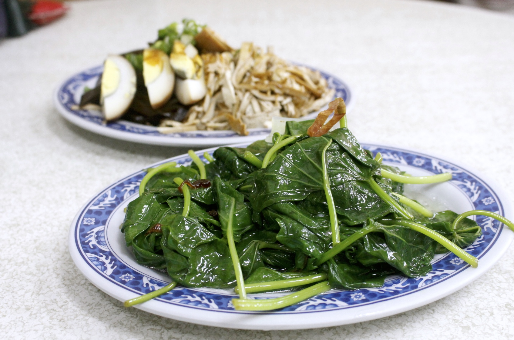 【台中 仇媽媽山東餃子館】在地巷弄40年老店。餃子店只有賣一種豬肉口味！搭配經典酸辣湯真好喝