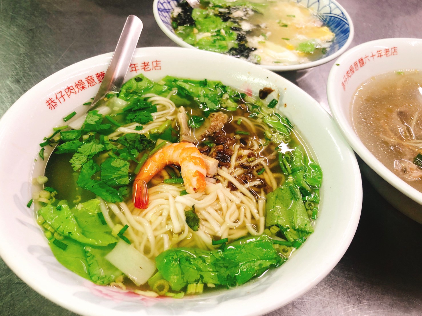 【台南 小吃三連發】在地人推福記肉圓、伴手禮名東現烤蛋糕、70年老店恭仔肉燥意麵