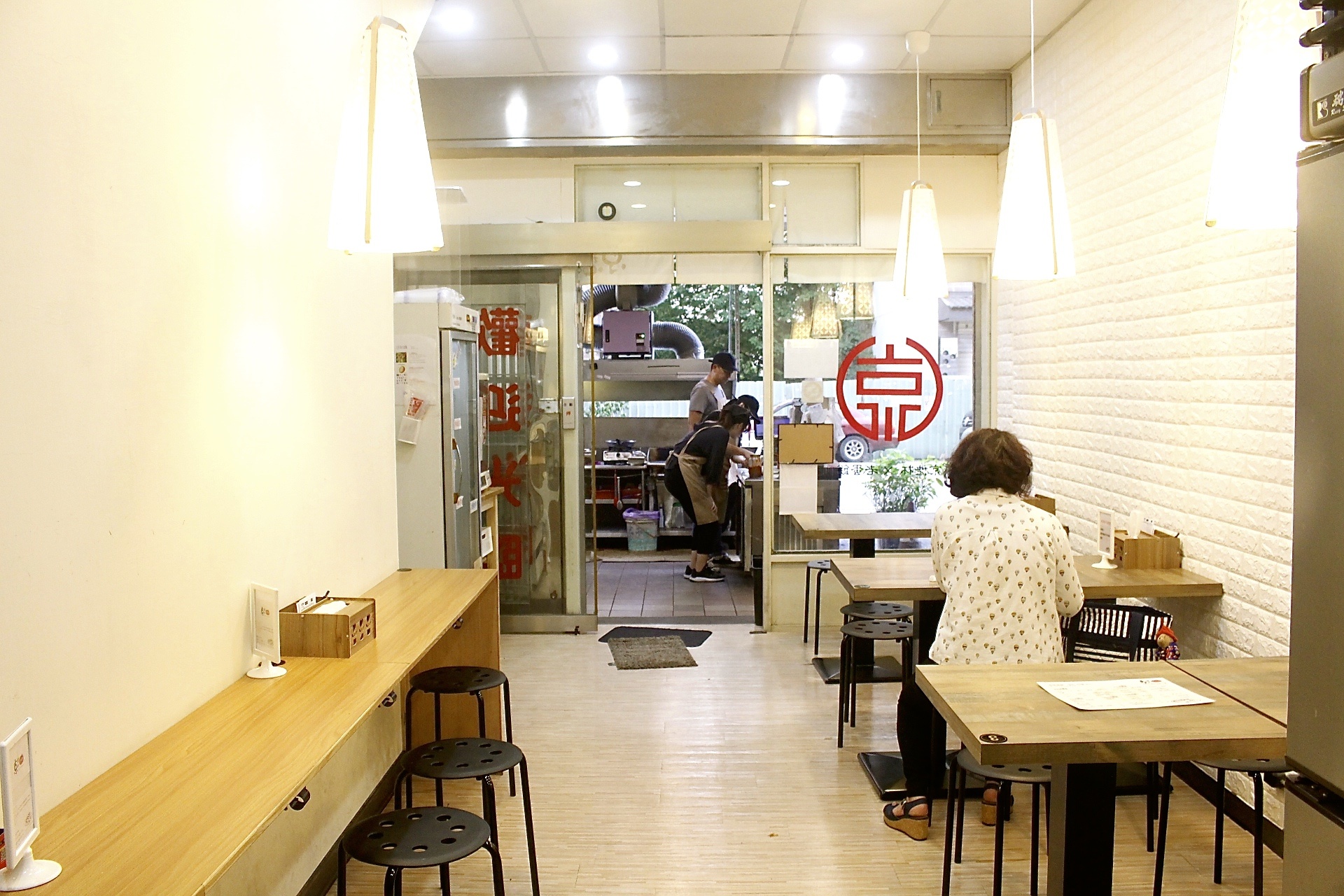 【桃園 京佬杯老蛋餅】傳承台中太平30年的好滋味。古早味粉漿蛋餅想加什麼配料自己選! 【桃園 京佬杯老蛋餅】傳承台中太平30年的好滋味。古早味粉漿蛋餅想加什麼配料自己選!