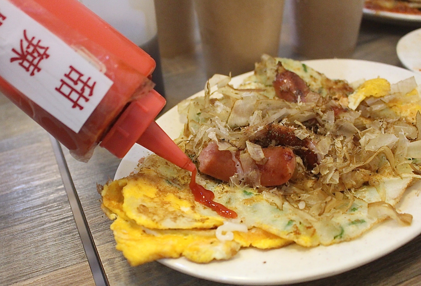【桃園 京佬杯老蛋餅】傳承台中太平30年的好滋味。古早味粉漿蛋餅想加什麼配料自己選! 【桃園 京佬杯老蛋餅】傳承台中太平30年的好滋味。古早味粉漿蛋餅想加什麼配料自己選!