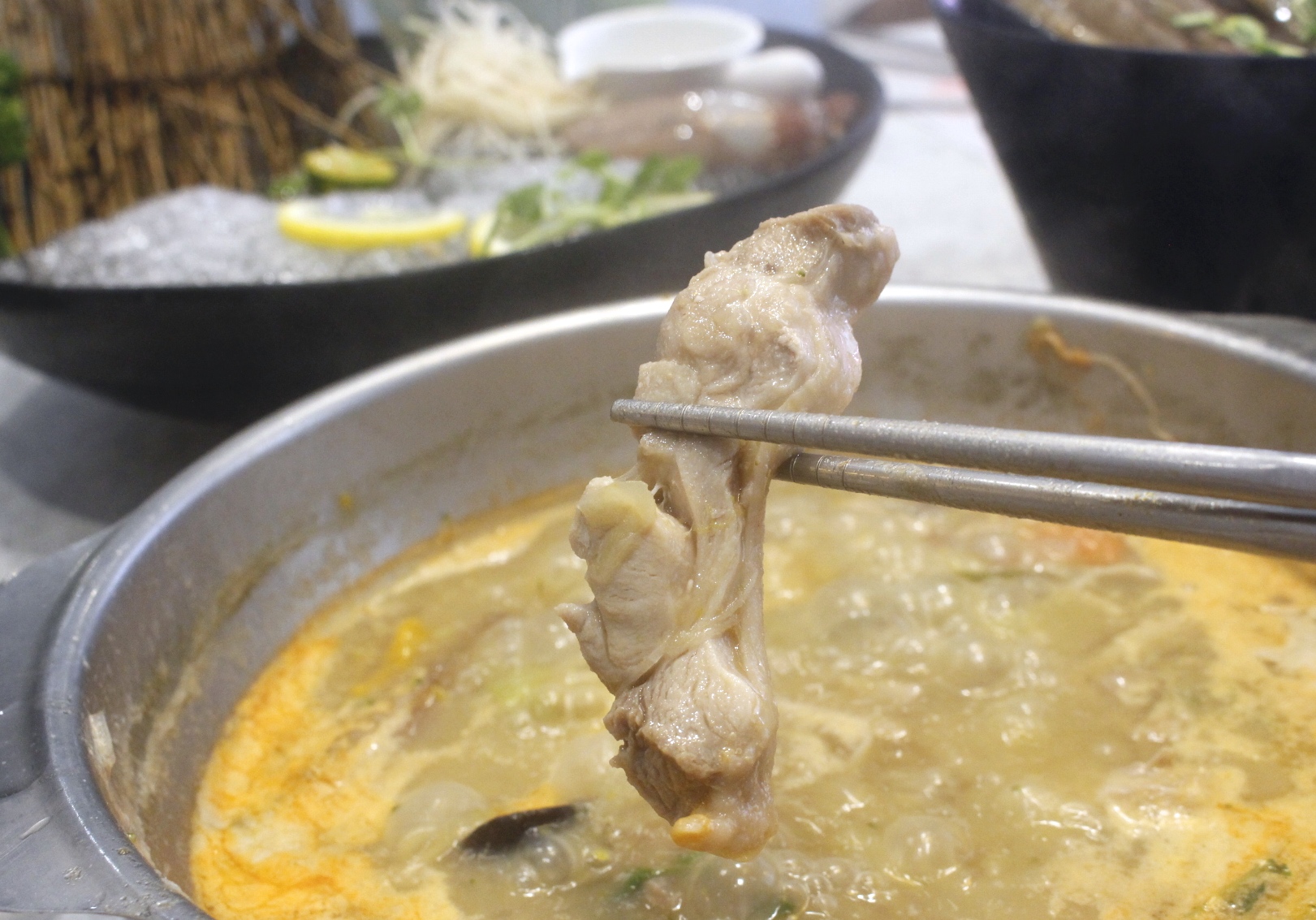 【台北 天棧鍋物】天母鍋物專賣店.壽星幾歲就送幾隻蝦?不用當天前後七天都適用! 【台北 天棧鍋物】天母鍋物專賣店.壽星幾歲就送幾隻蝦?不用當天前後七天都適用!