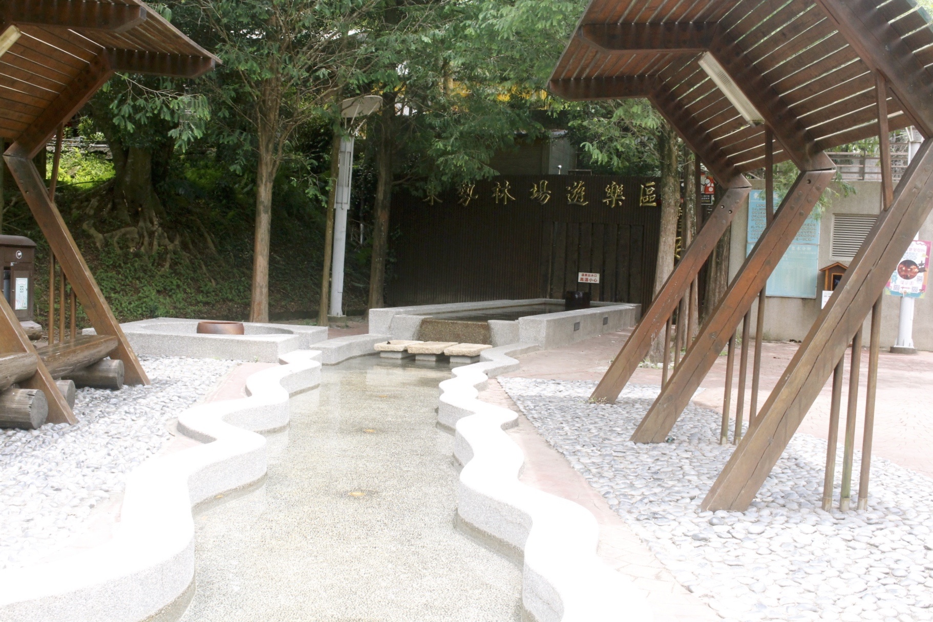 【台中 東勢林場】中部最大體能訓練區「滑索鞦韆、滑草、超長溜滑梯」還有森之湯泡足、甲蟲區喔! 【台中 東勢林場】中部最大體能訓練區「滑索鞦韆、滑草、超長溜滑梯」還有森之湯泡足、甲蟲區喔!