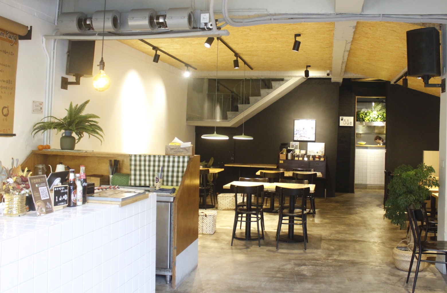 【新竹 曼谷市場】東門市場泰式小吃巨城分店。啟動度假拍照風!紅咖哩辣味溫和老少咸宜 【新竹 曼谷市場】東門市場泰式小吃巨城分店。啟動度假拍照風!紅咖哩辣味溫和老少咸宜