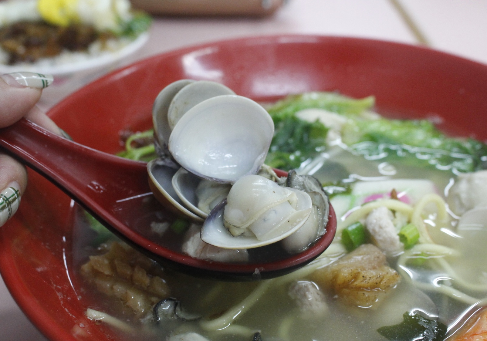 【新竹 老五鹹粥】湖口小吃美食指標。必吃得獎「波霸滷肉飯」黑板還有整面隱藏版菜單! 【新竹 老五鹹粥】湖口小吃美食指標。必吃得獎「波霸滷肉飯」黑板還有整面隱藏版菜單!