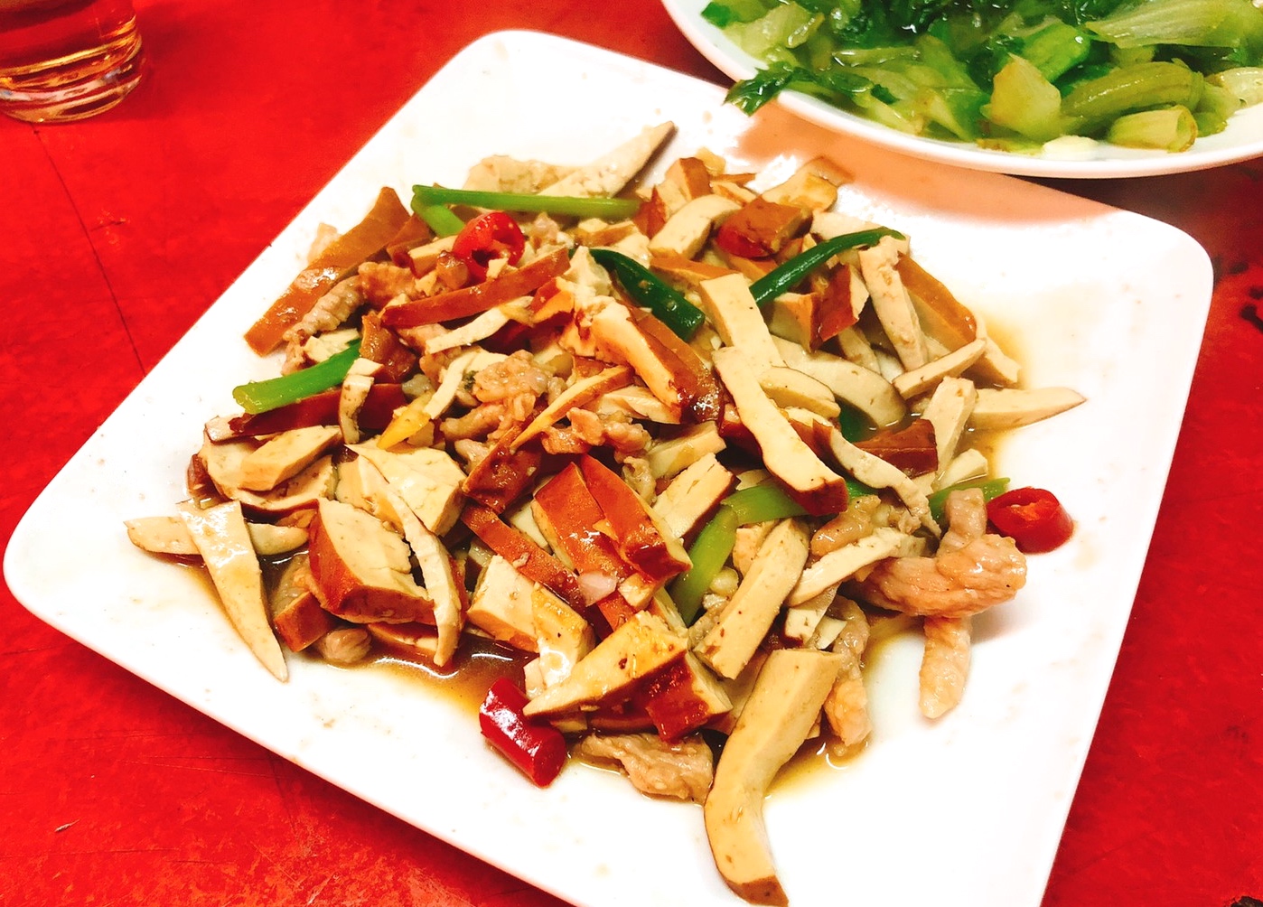 【台北 88家常菜】現炒家常菜100元台幣吃到飽。沒有預約吃不到！老闆人超好怕你吃不飽