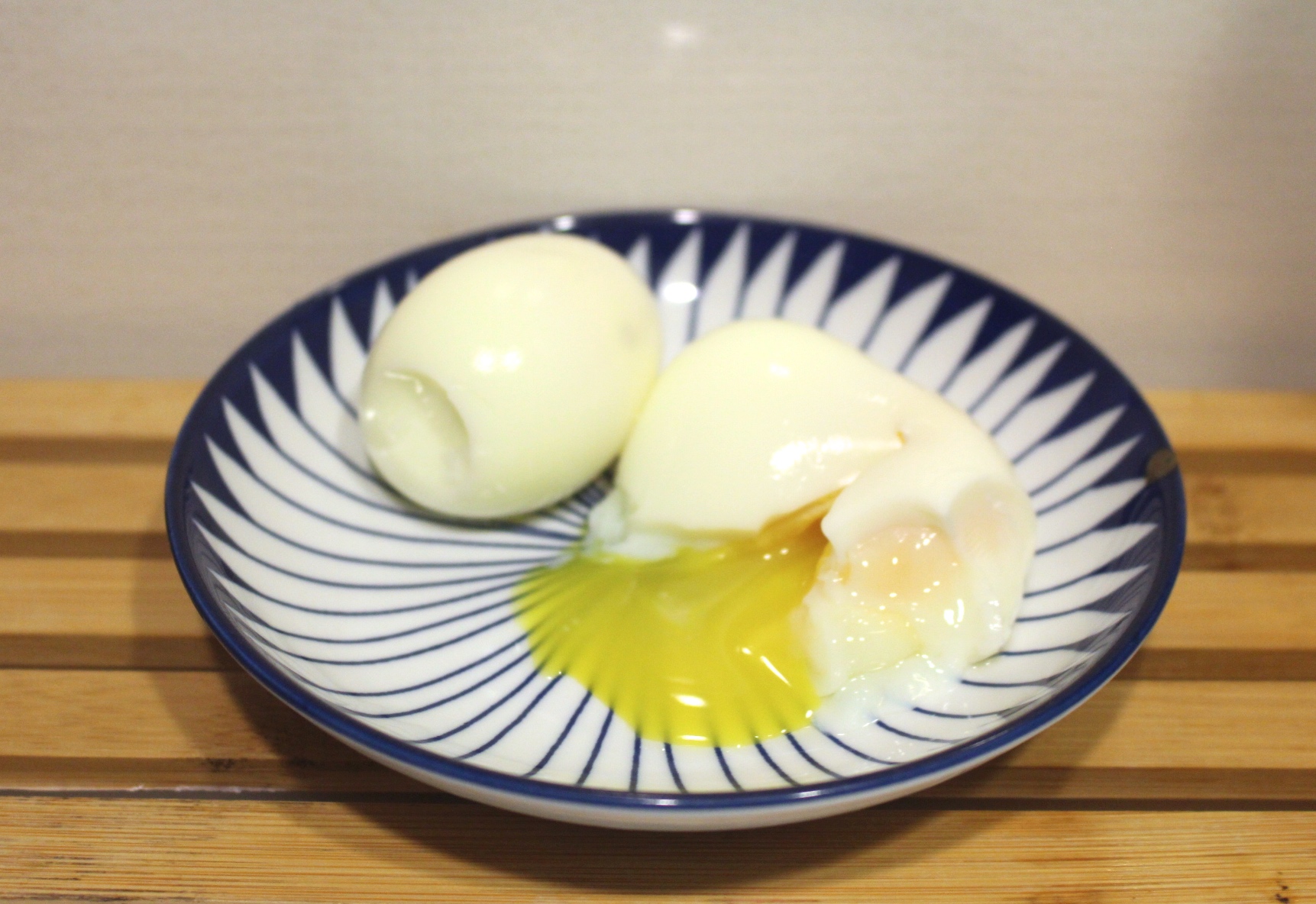 【氣炸鍋 料理分享】它除了炸還能做什麼？初學者也能烤蛋糕和烤全雞！讓我一玩停不下來...