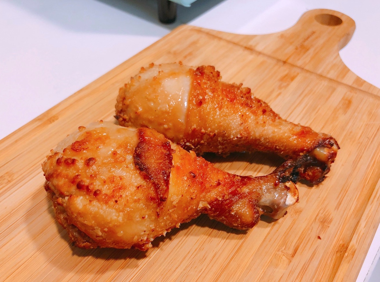 【氣炸鍋 料理分享】它除了炸還能做什麼？初學者也能烤蛋糕和烤全雞！讓我一玩停不下來...