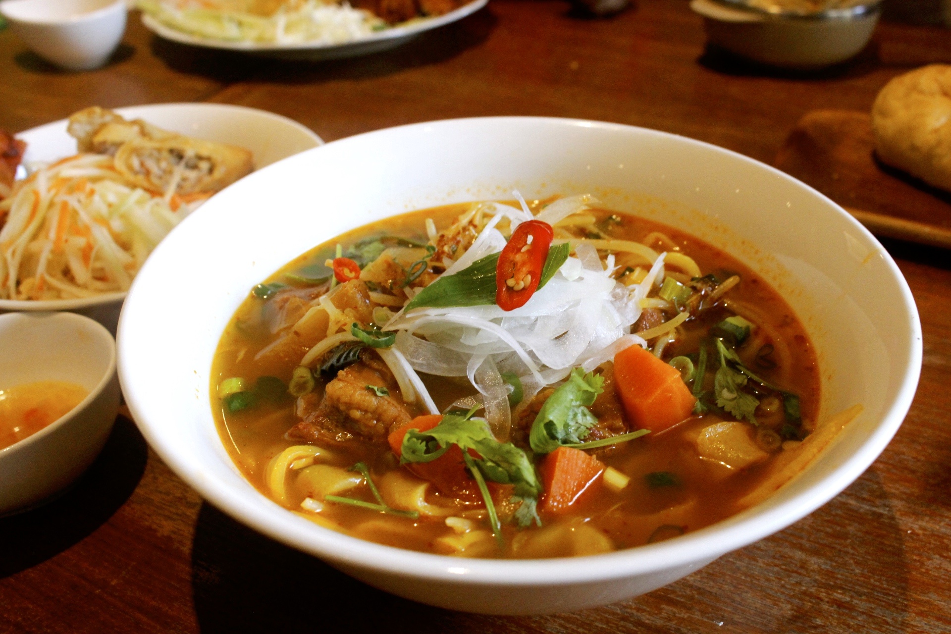 【食 金福越式河粉】藏匿民宅巷弄KING PHO BAR。超設計感越式餐館.內用提供泰式奶茶喝到飽! 【食 金福越式河粉】藏匿民宅巷弄KING PHO BAR。超設計感越式餐館.內用提供泰式奶茶喝到飽!