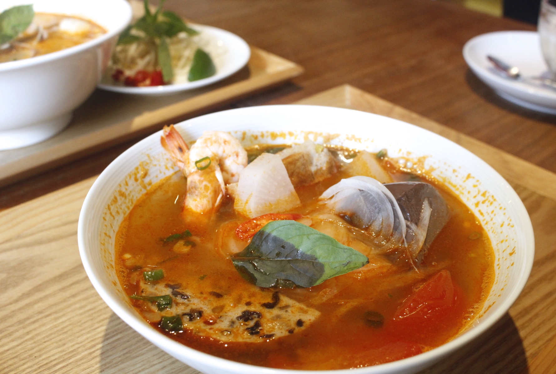 【食 金福越式河粉】藏匿民宅巷弄KING PHO BAR。超設計感越式餐館.內用提供泰式奶茶喝到飽!