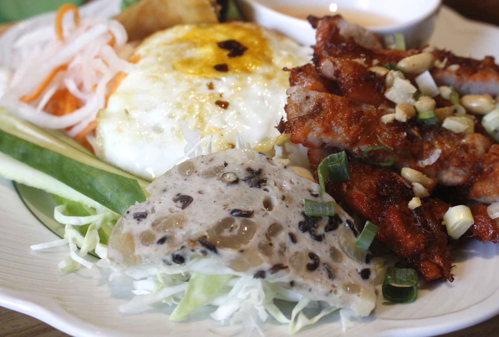 【食 金福越式河粉】藏匿民宅巷弄KING PHO BAR。超設計感越式餐館.內用提供泰式奶茶喝到飽! 【食 金福越式河粉】藏匿民宅巷弄KING PHO BAR。超設計感越式餐館.內用提供泰式奶茶喝到飽!